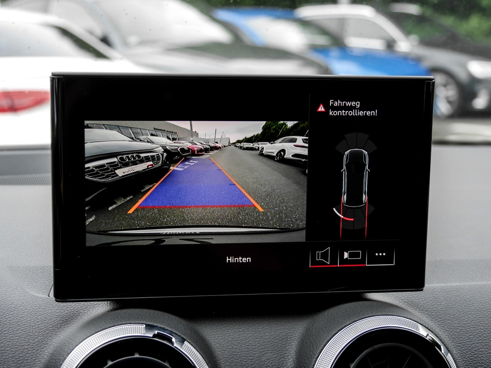 Audi Q2 35 TFSI S tronic S Line Assistenzpaket+AHK+S-Line+Komfortpaket