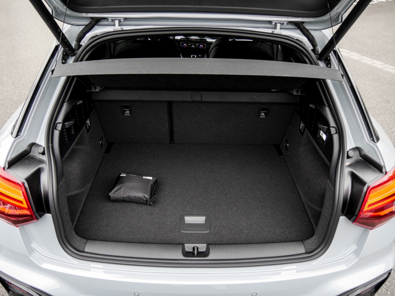 Audi Q2 35 TFSI S tronic S Line Assistenzpaket+AHK+S-Line+Komfortpaket