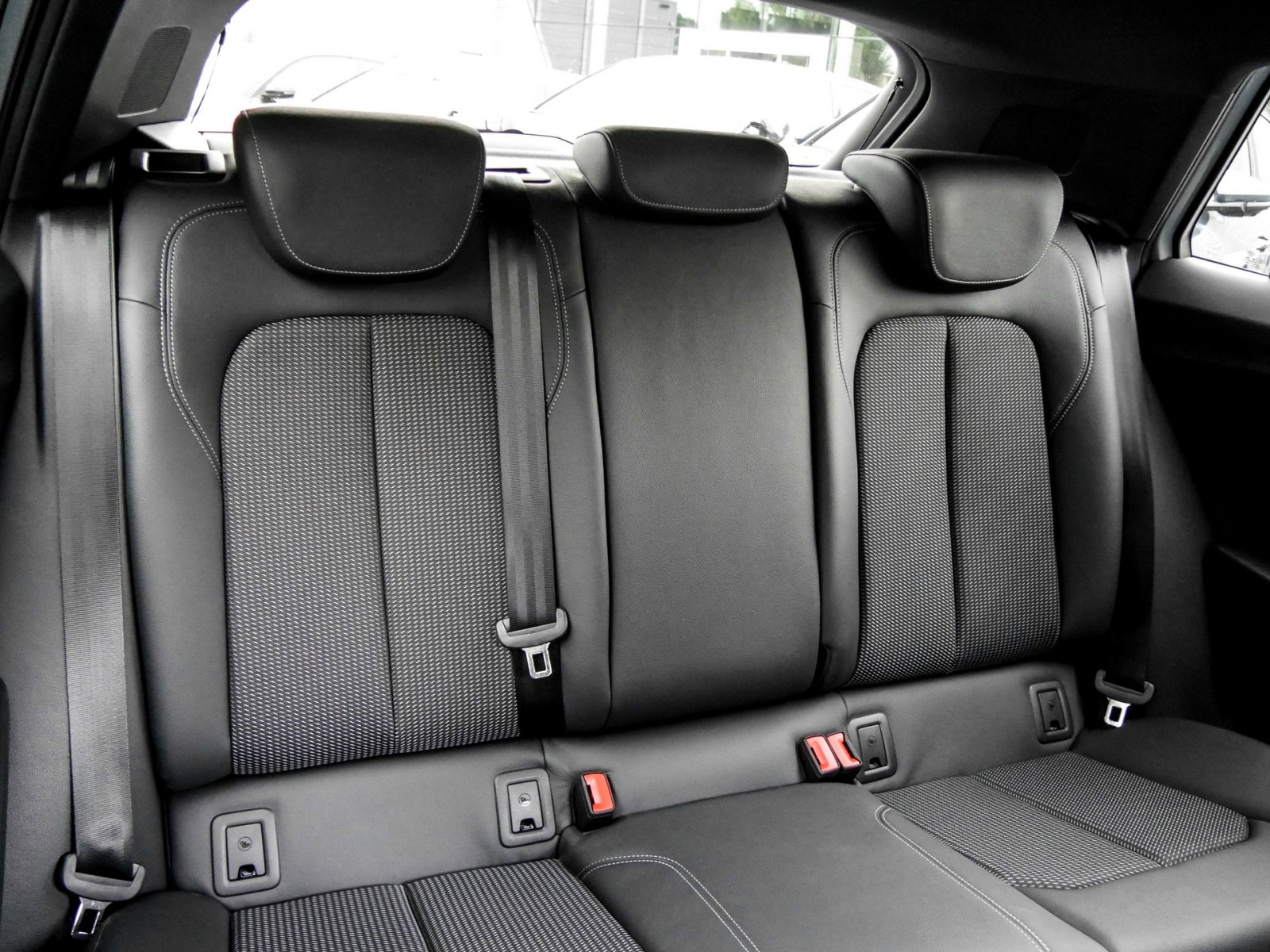 Audi Q2 35 TFSI S tronic S Line Assistenzpaket+AHK+S-Line+Komfortpaket