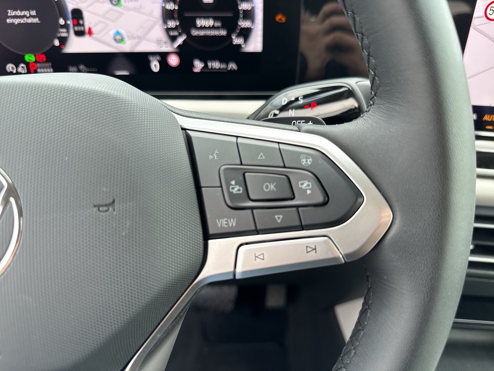 Volkswagen Tiguan 1.5 HYBRID ELEGANCE AHK 360°CAM ACC LM18