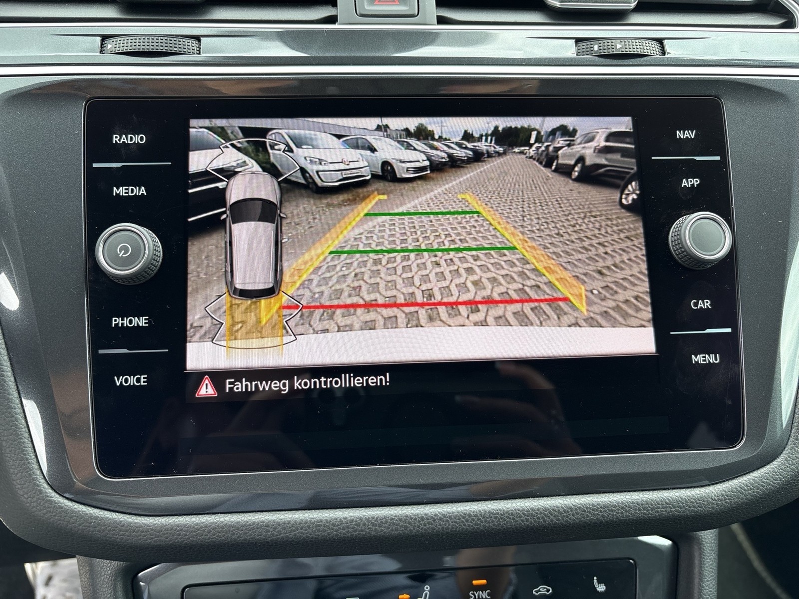 Volkswagen Tiguan Allspace 2.0 R-LINE 4X4 7SITZE STANDHZ.