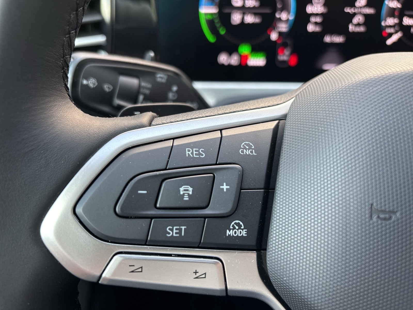Volkswagen Passat Variant 1.5 HYBRID ELEGANCE AHK 360°CAM