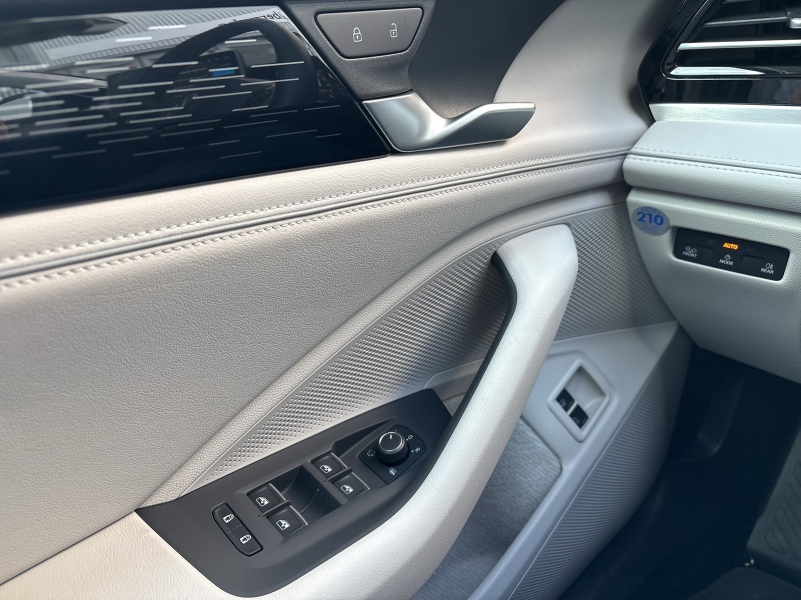 Volkswagen Passat Variant 1.5 HYBRID ELEGANCE AHK 360°CAM