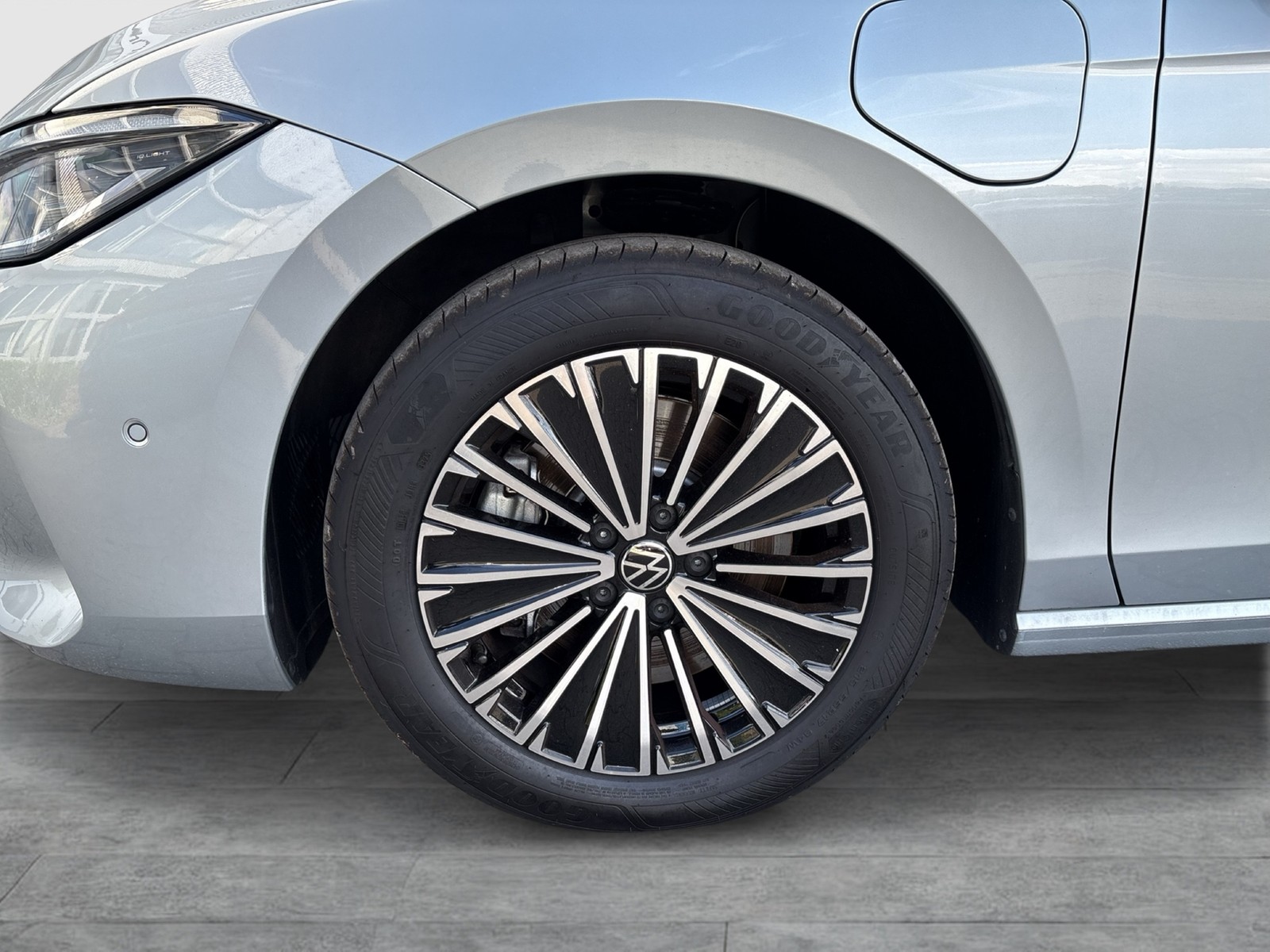Volkswagen Passat Variant 1.5 HYBRID ELEGANCE AHK 360°CAM