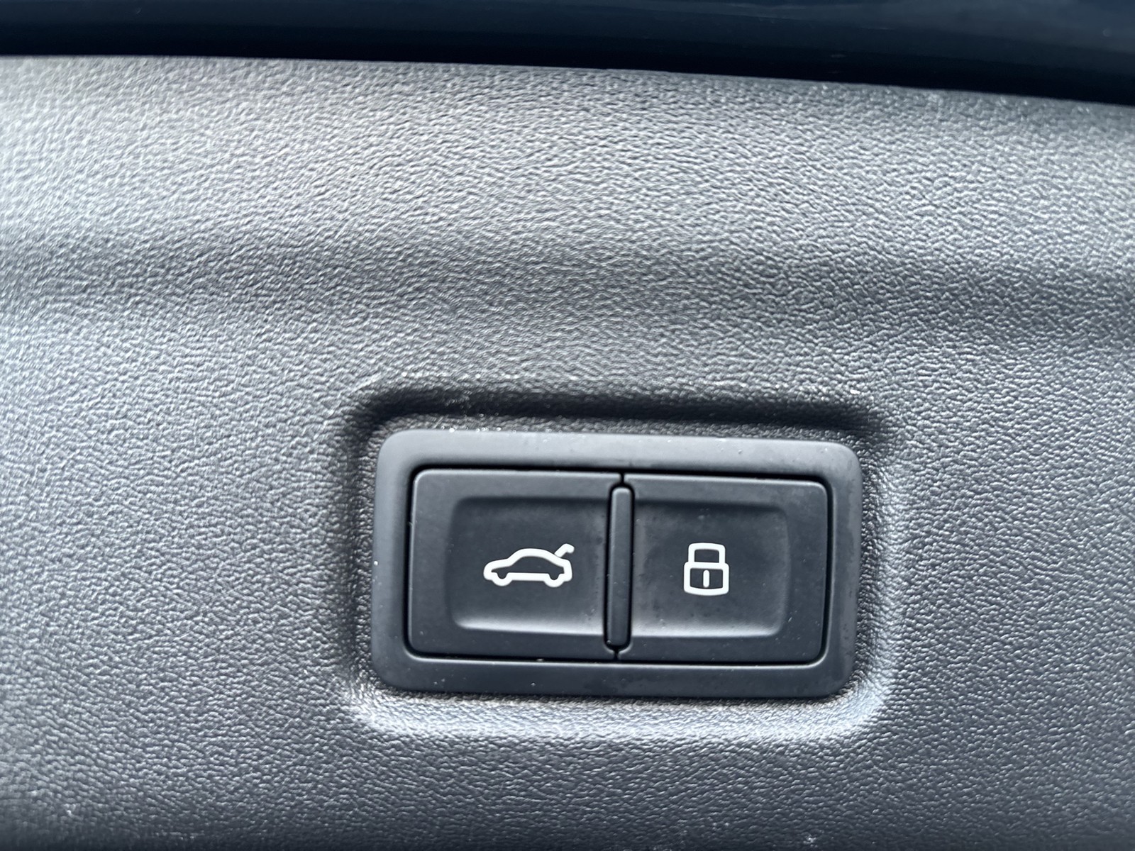 Audi Q6 e-tron quattro S LINE WÄRMEPUMPE PANO B&O CAM