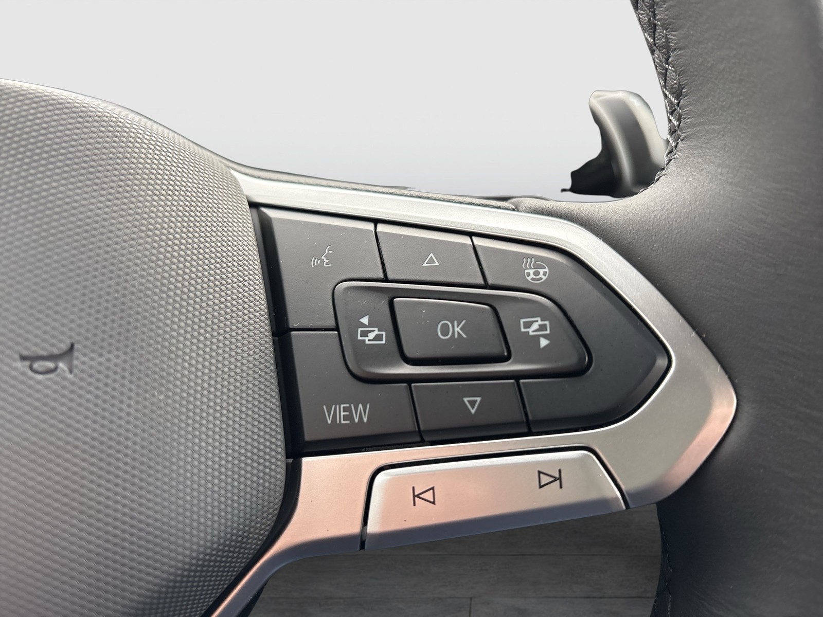 Volkswagen Tiguan 1.5 HYBRID LIFE NEUES MODELL CAM ACC LM18