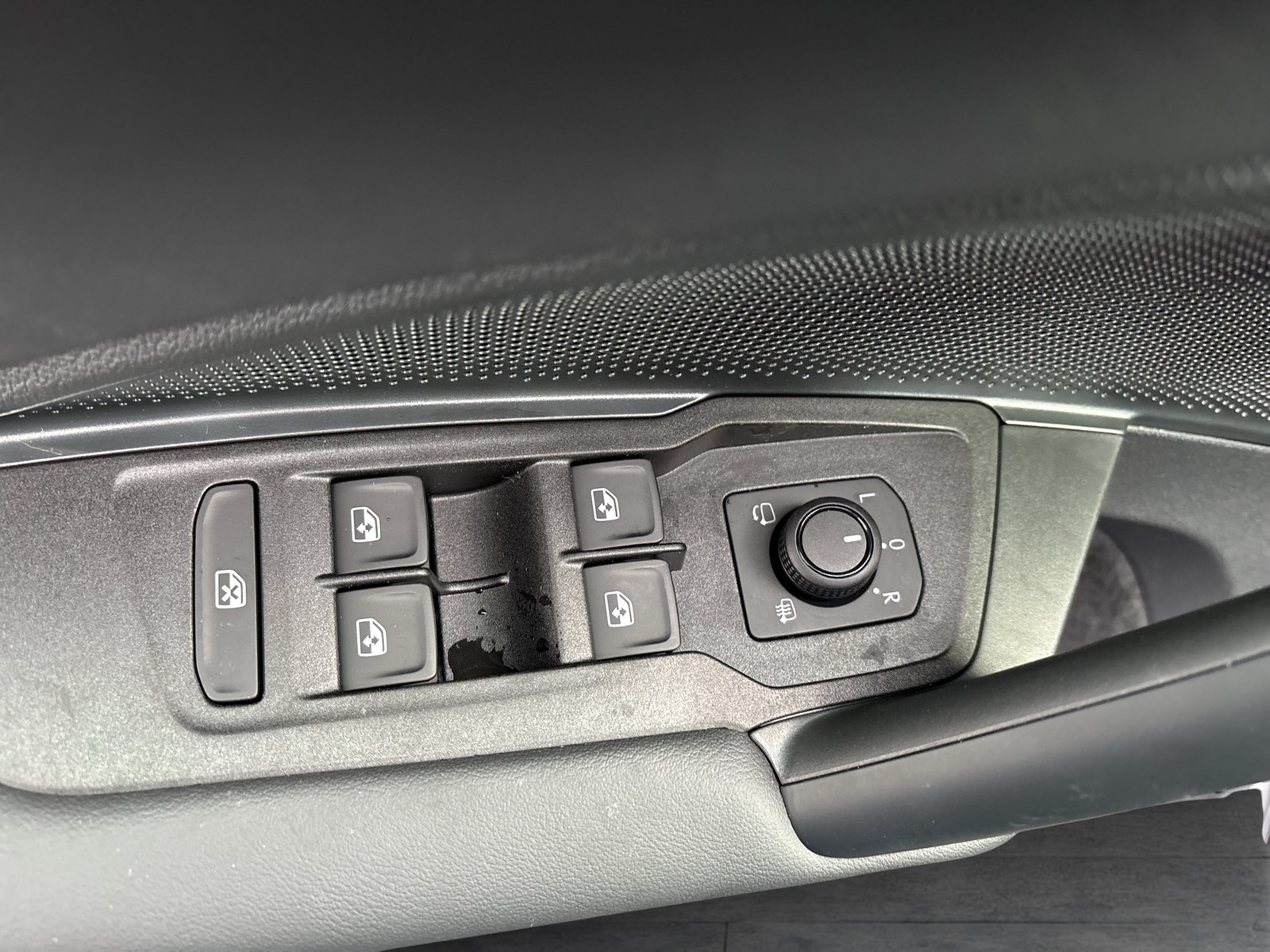 Volkswagen Tiguan 1.5 HYBRID LIFE NEUES MODELL CAM ACC LM18