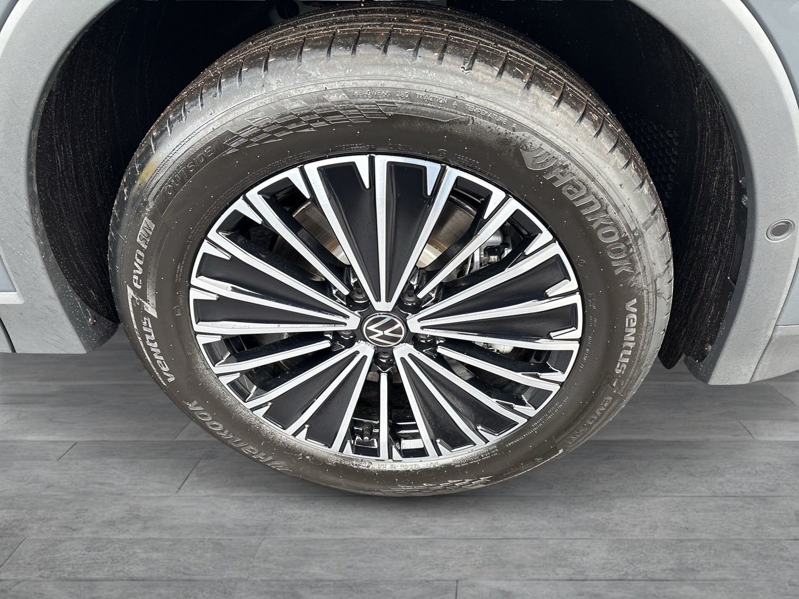 Volkswagen Tiguan 1.5 HYBRID LIFE NEUES MODELL CAM ACC LM18