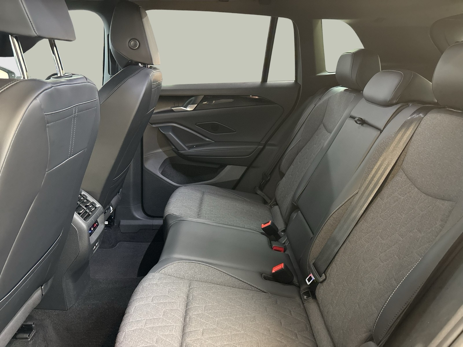 Volkswagen Tiguan 1.5 HYBRID LIFE AHK CAM ACC LM18 NAVI