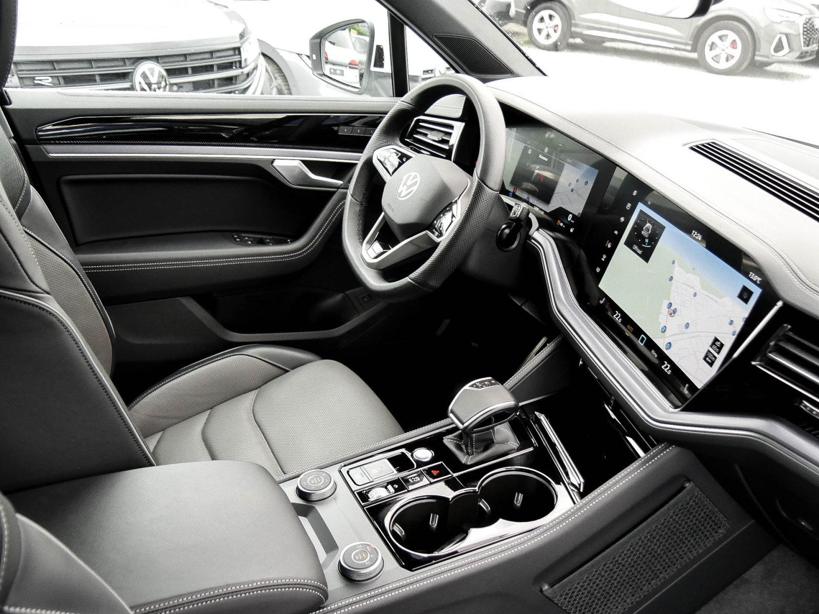 Volkswagen Touareg V6 TSI R-LINE NEUES MODELL AHK CAM LM20