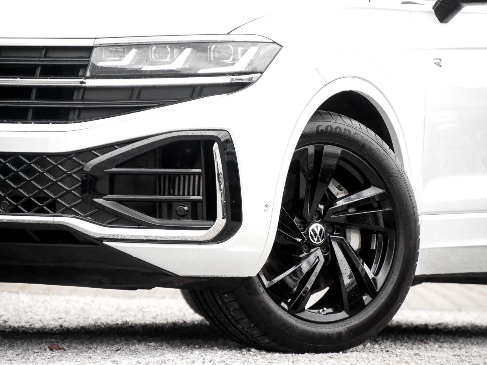Volkswagen Touareg V6 TSI R-LINE NEUES MODELL AHK CAM LM20