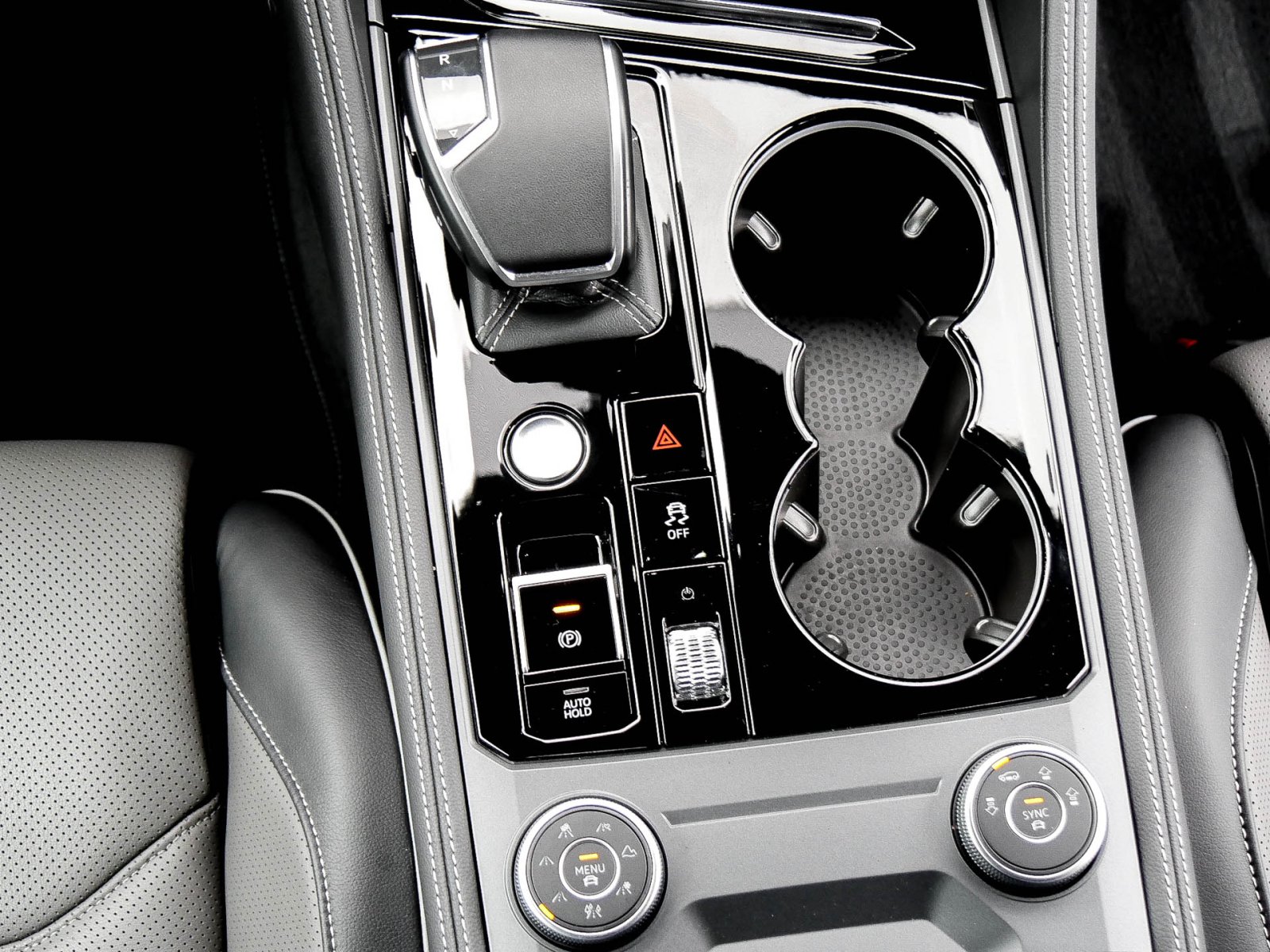 Volkswagen Touareg V6 TSI R-LINE NEUES MODELL AHK CAM LM20