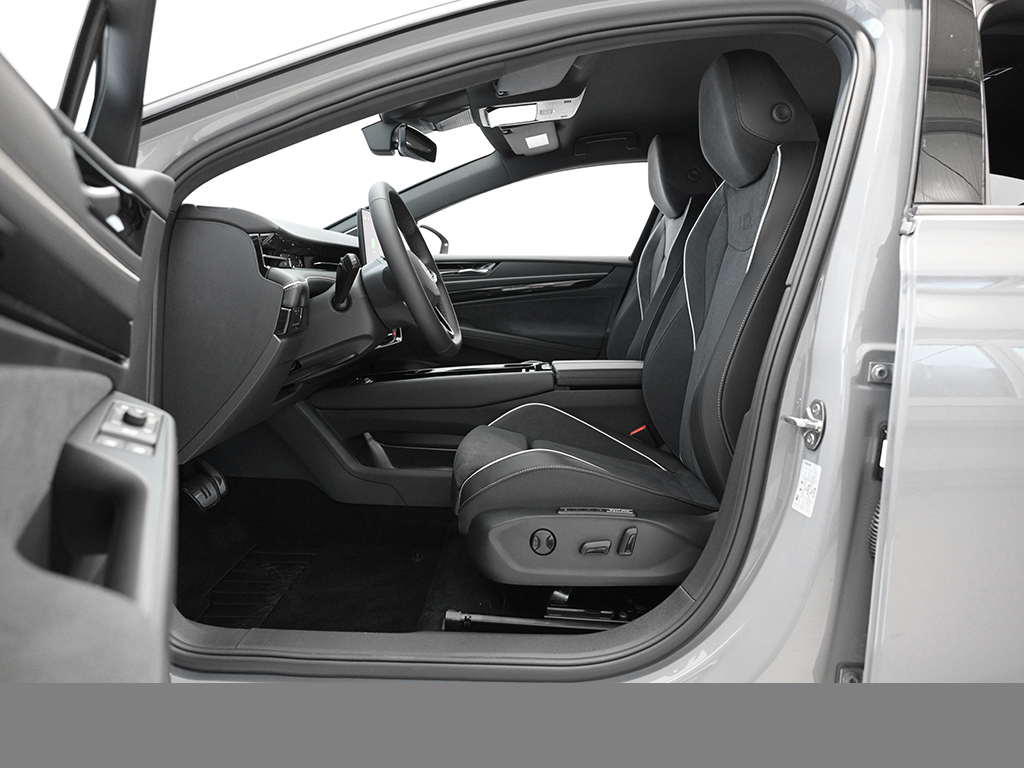 Volkswagen ID.7 Tourer PRO S WÄRMEPUMPE AHK eSITZE LM21