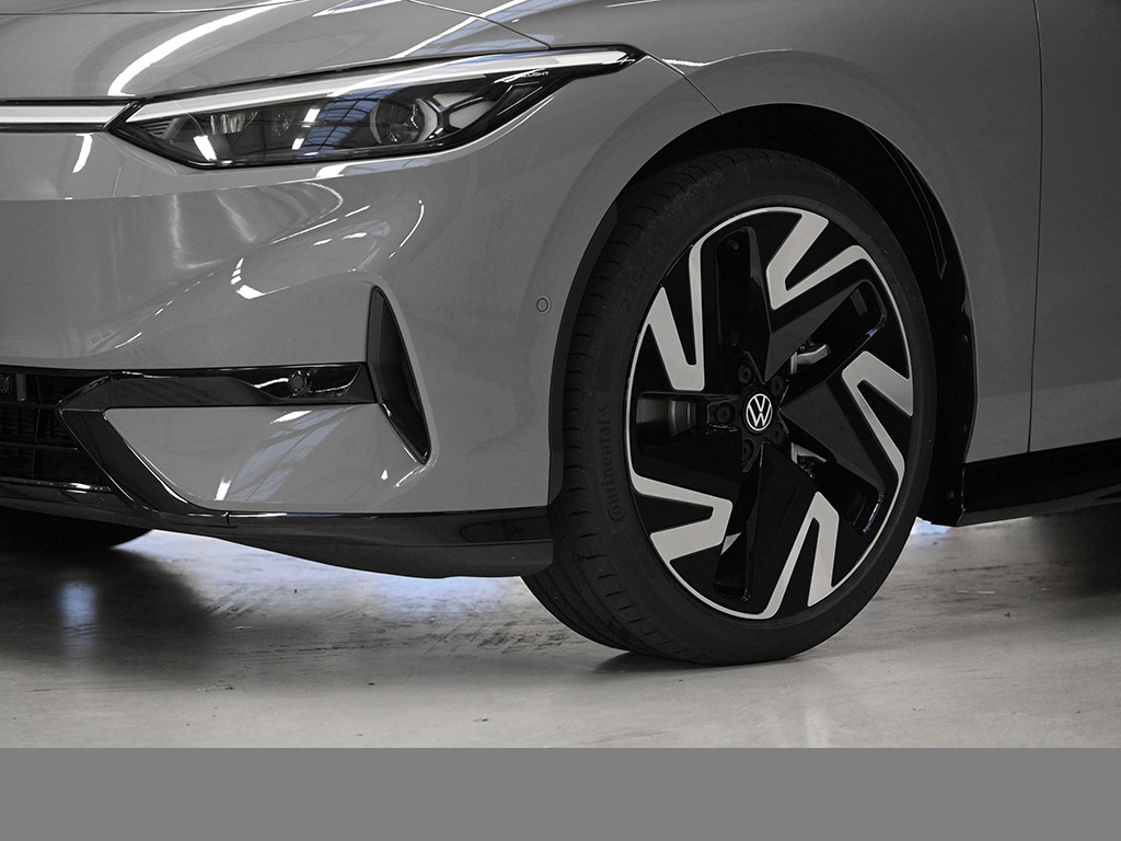 Volkswagen ID.7 Tourer PRO S WÄRMEPUMPE AHK eSITZE LM21