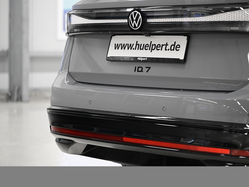 Volkswagen ID.7 Tourer PRO S WÄRMEPUMPE AHK eSITZE LM21