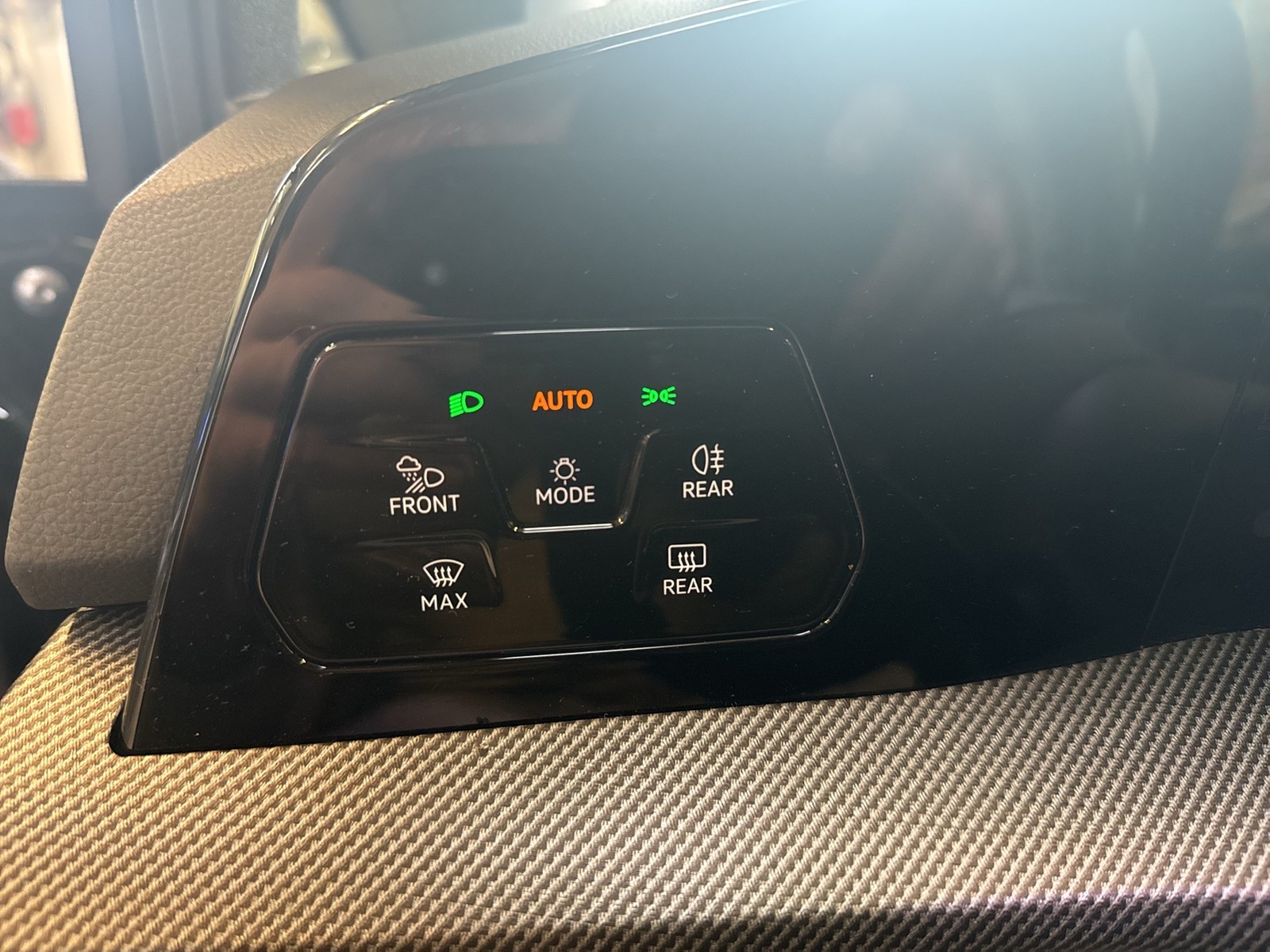 Volkswagen Golf VIII 2.0 R BLACK EDITION 4X4 AKRAPOVIC LM19