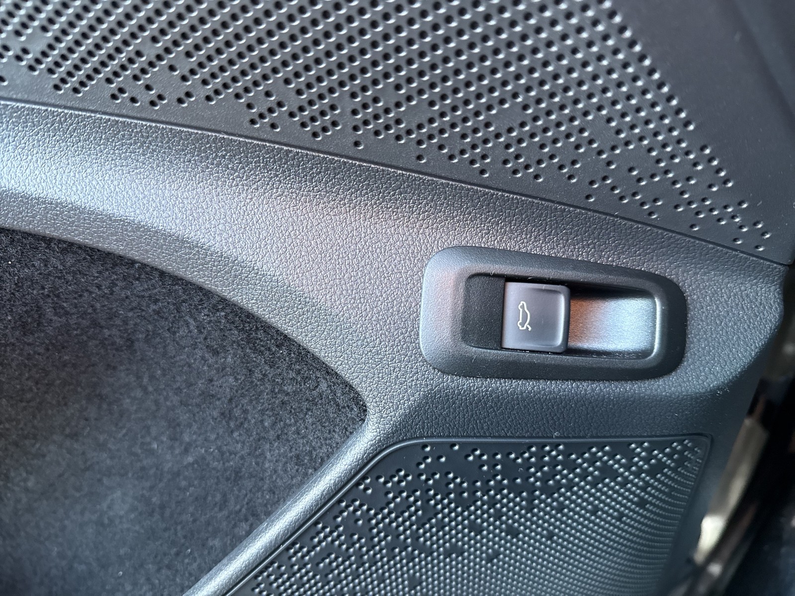 Skoda Elroq 85 LOFT WÄRMEPUMPE AHK CAM ACC LM19 NAVI