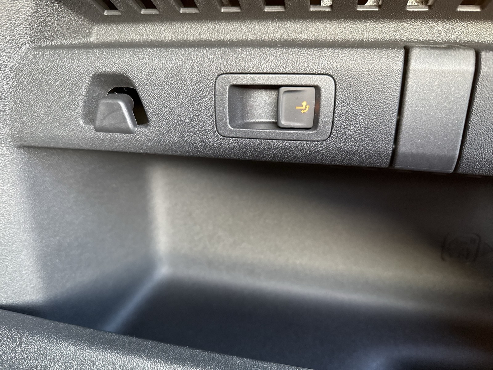 Skoda Elroq 85 LOFT WÄRMEPUMPE AHK CAM ACC LM19 NAVI