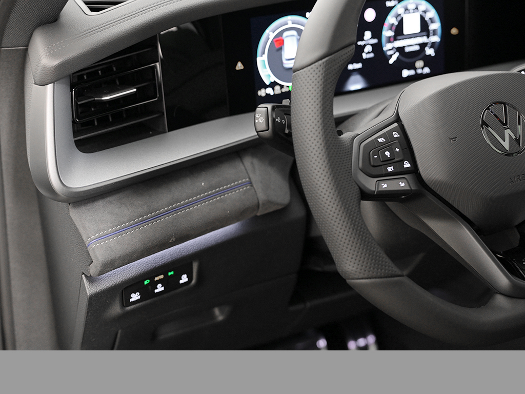 Volkswagen Tayron 2.0 R-LINE DSG 4X4 PANO AHK 7SITZE LM20