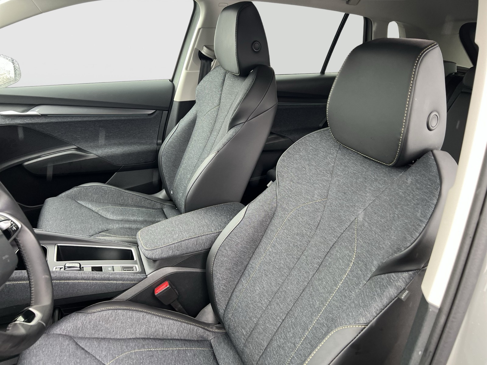 Skoda Elroq 85 LOFT WÄRMEPUMPE AHK CAM ACC LM19 NAVI