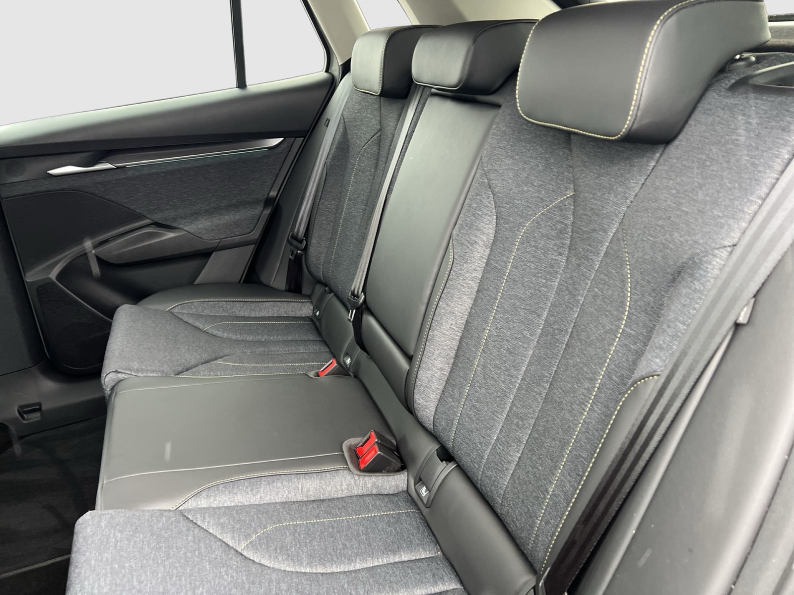 Skoda Elroq 85 LOFT WÄRMEPUMPE AHK CAM ACC LM19 NAVI