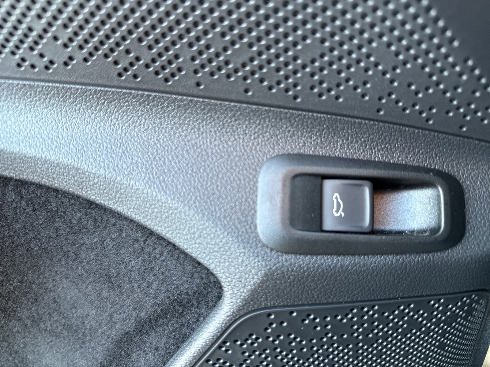 Skoda Enyaq 85x LOFT 4X4 NEUES MODELL PANO AHK CAM ACC