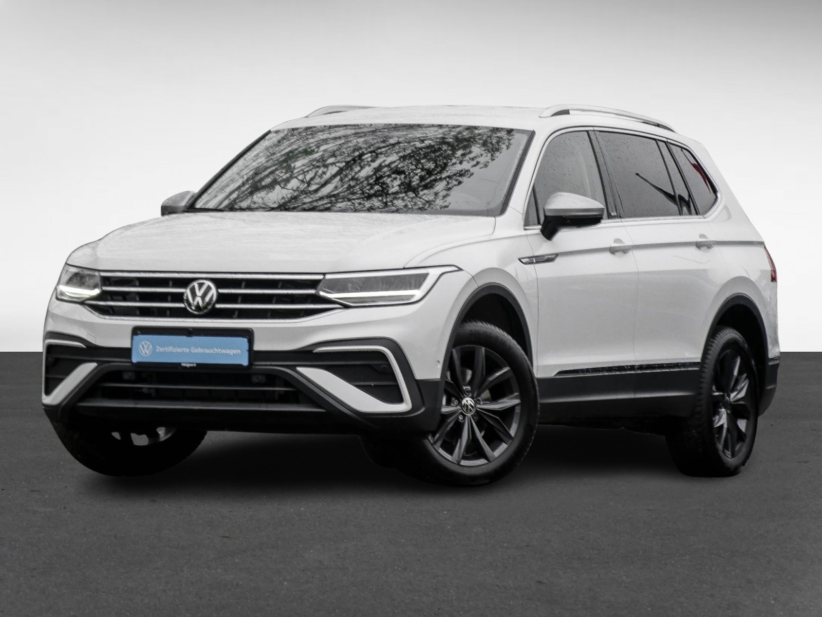 Volkswagen Tiguan Allspace 1.5 MOVE 7SITZE AHK 360°CAM LM18