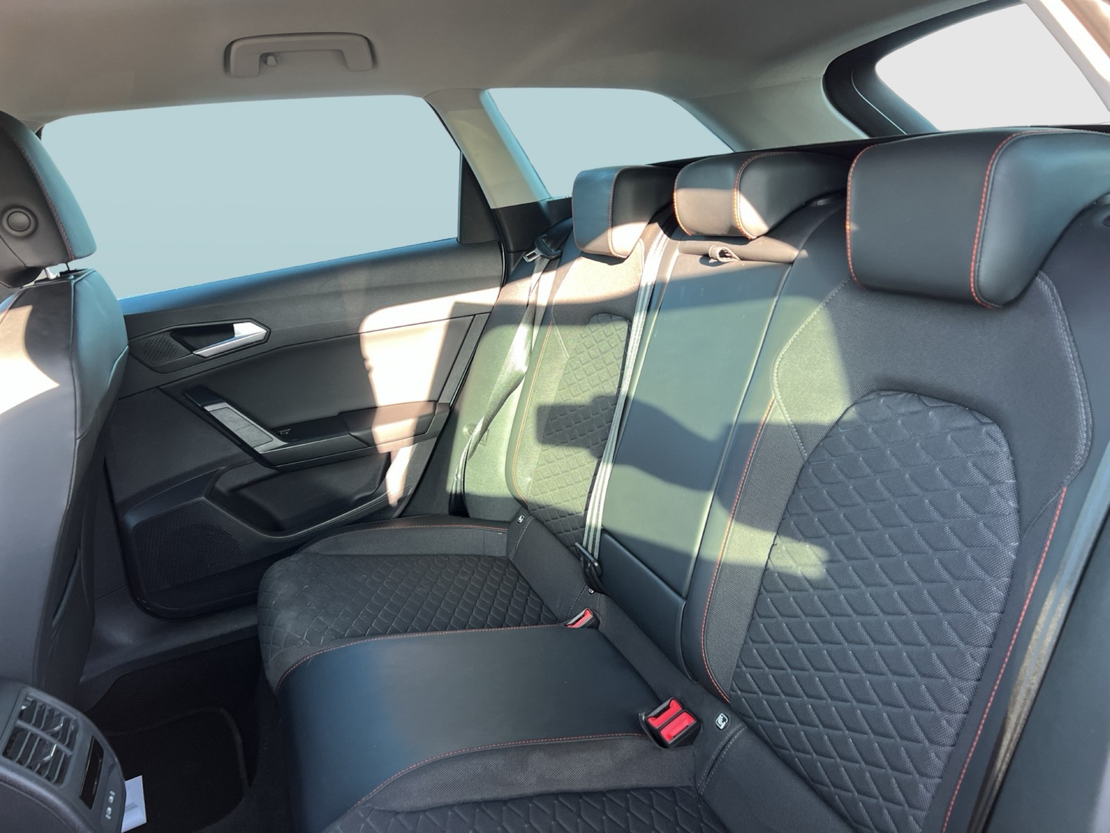 Seat Leon ST 1.4 HYBRID FR NAVI VIRTUAL-COCKPIT LM17