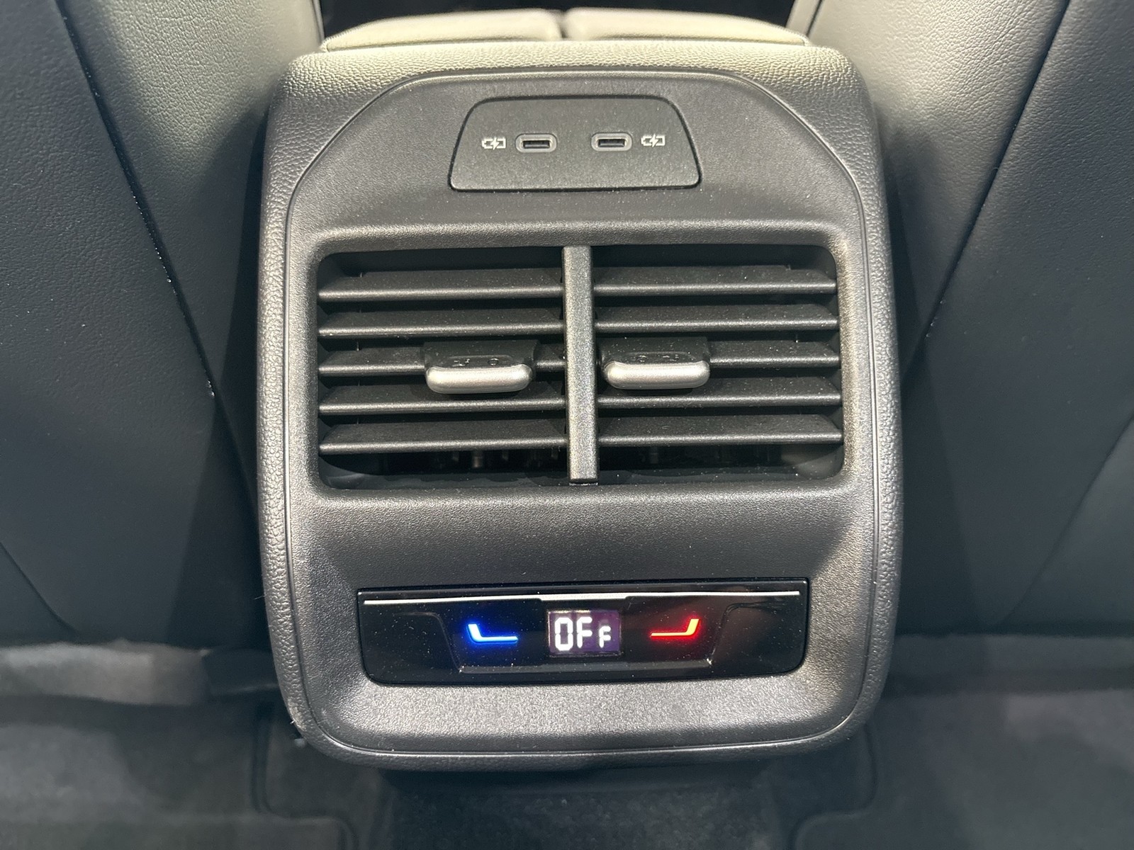 Volkswagen Passat Variant 1.5 HYBRID ELEGANCE PANO AHK ACC