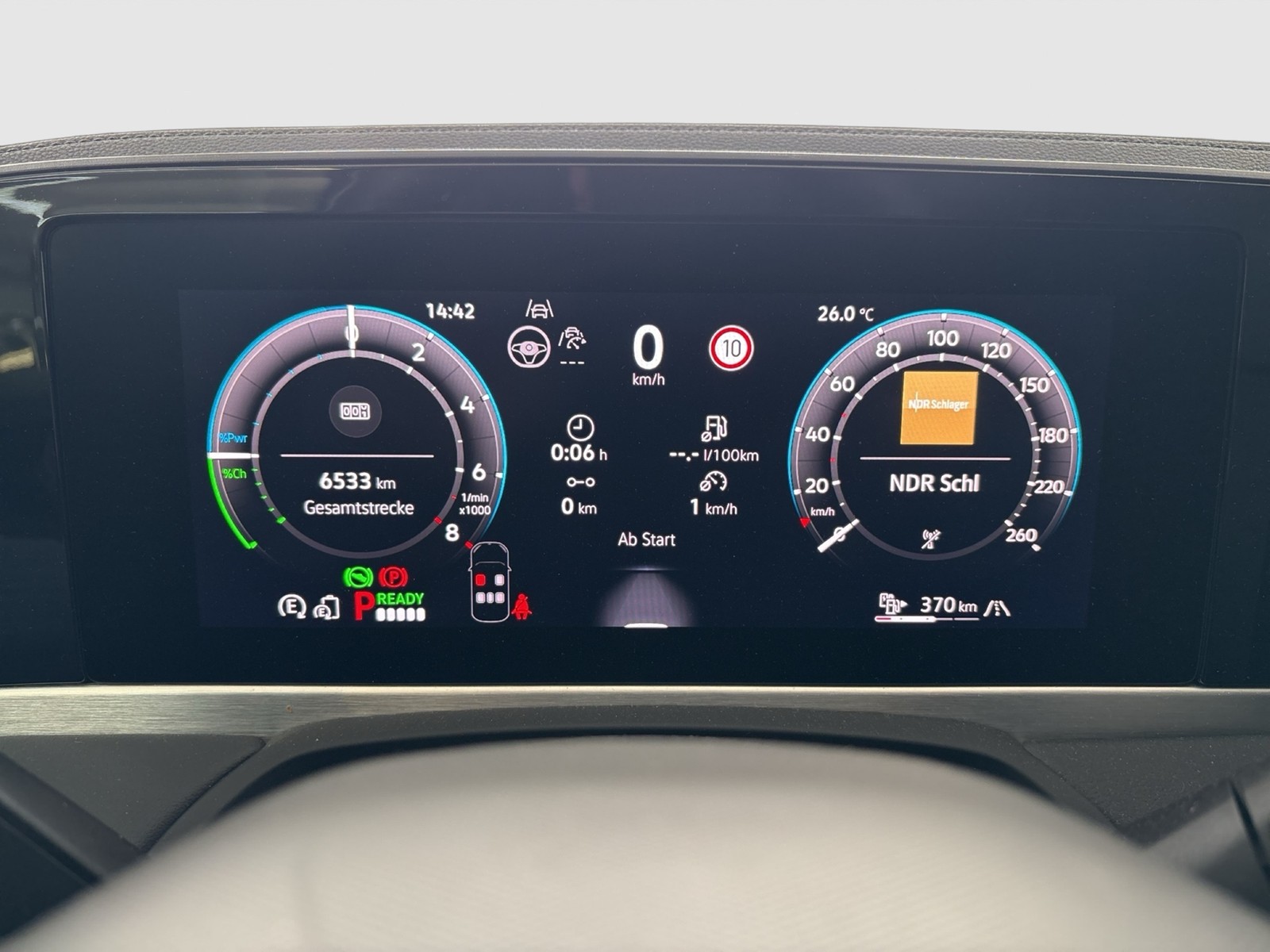 Volkswagen Passat Variant 1.5 HYBRID ELEGANCE PANO AHK ACC
