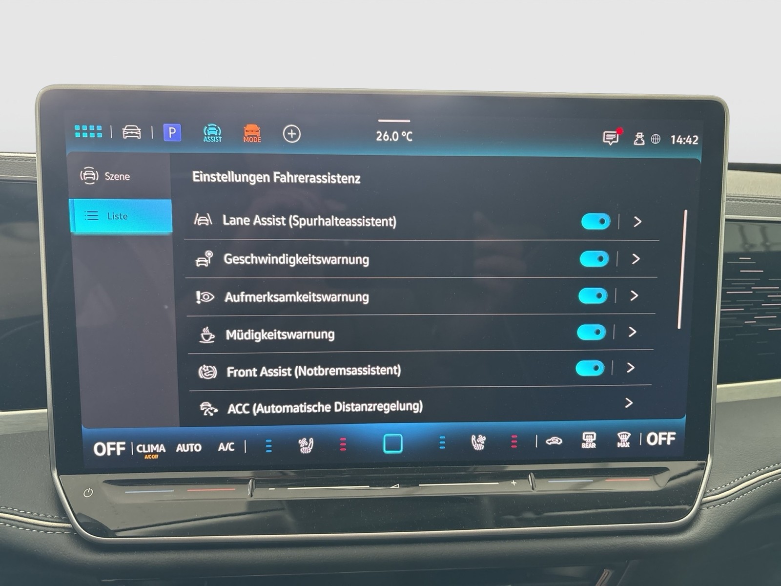 Volkswagen Passat Variant 1.5 HYBRID ELEGANCE PANO AHK ACC
