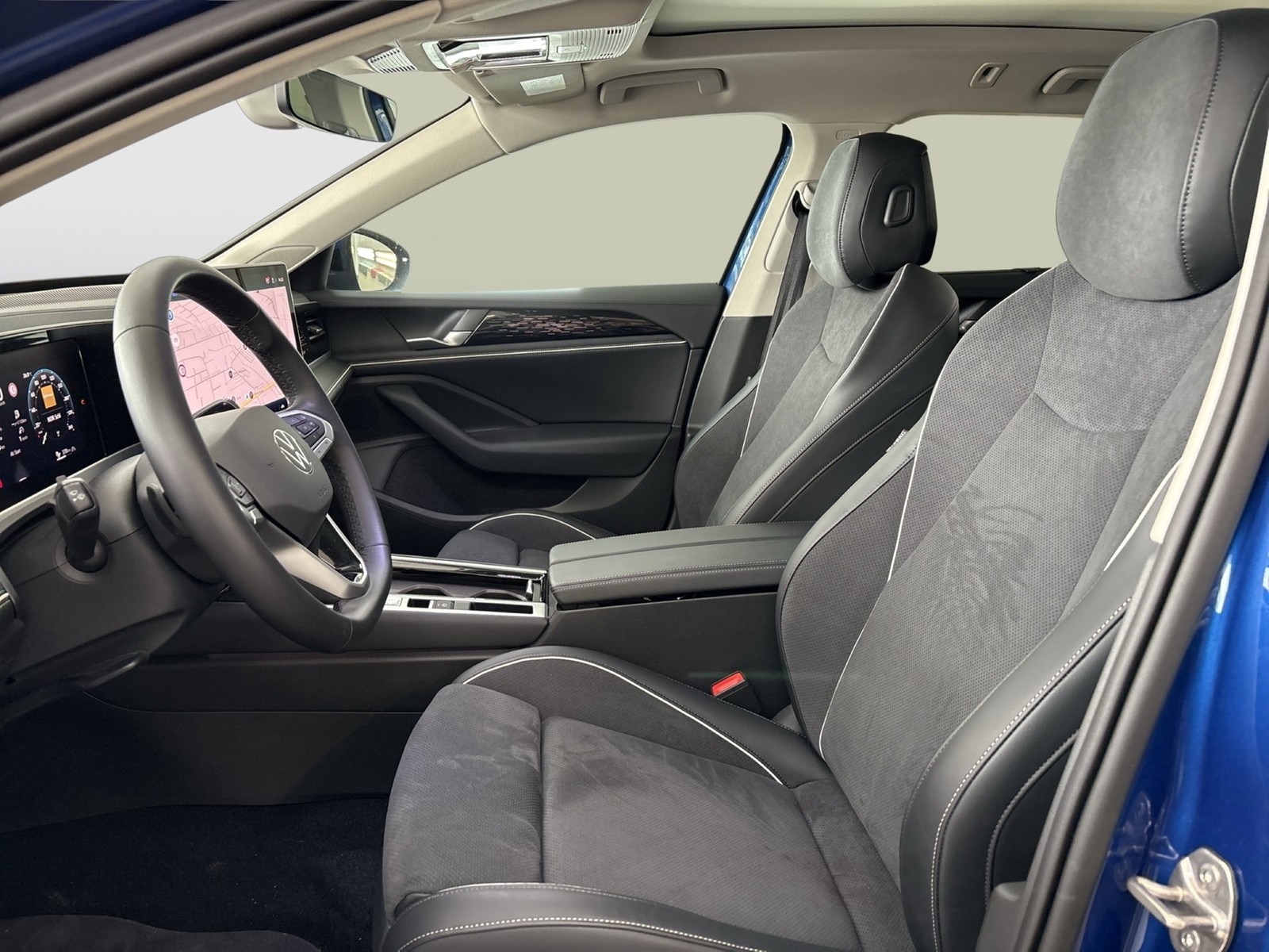 Volkswagen Passat Variant 1.5 HYBRID ELEGANCE PANO AHK ACC