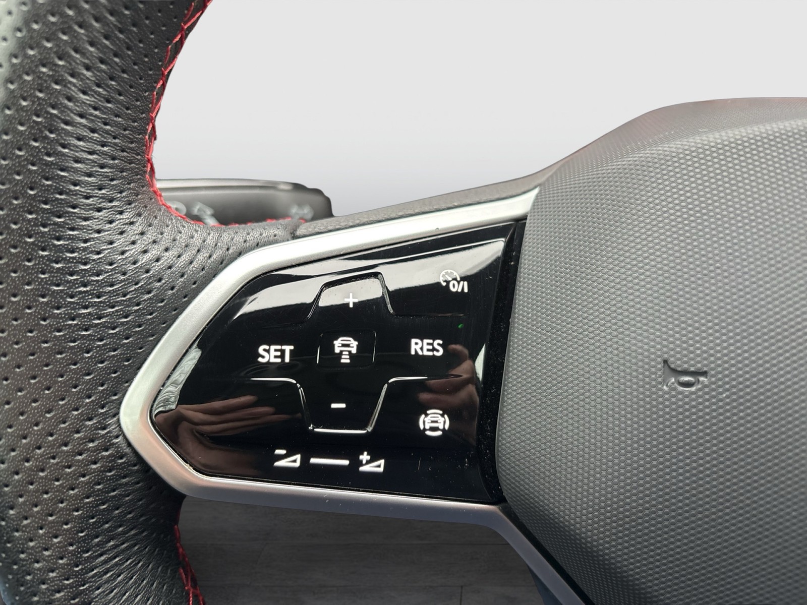 Volkswagen Golf VIII 2.0 GTI HARMAN KARDON NAVI LM17 LED+