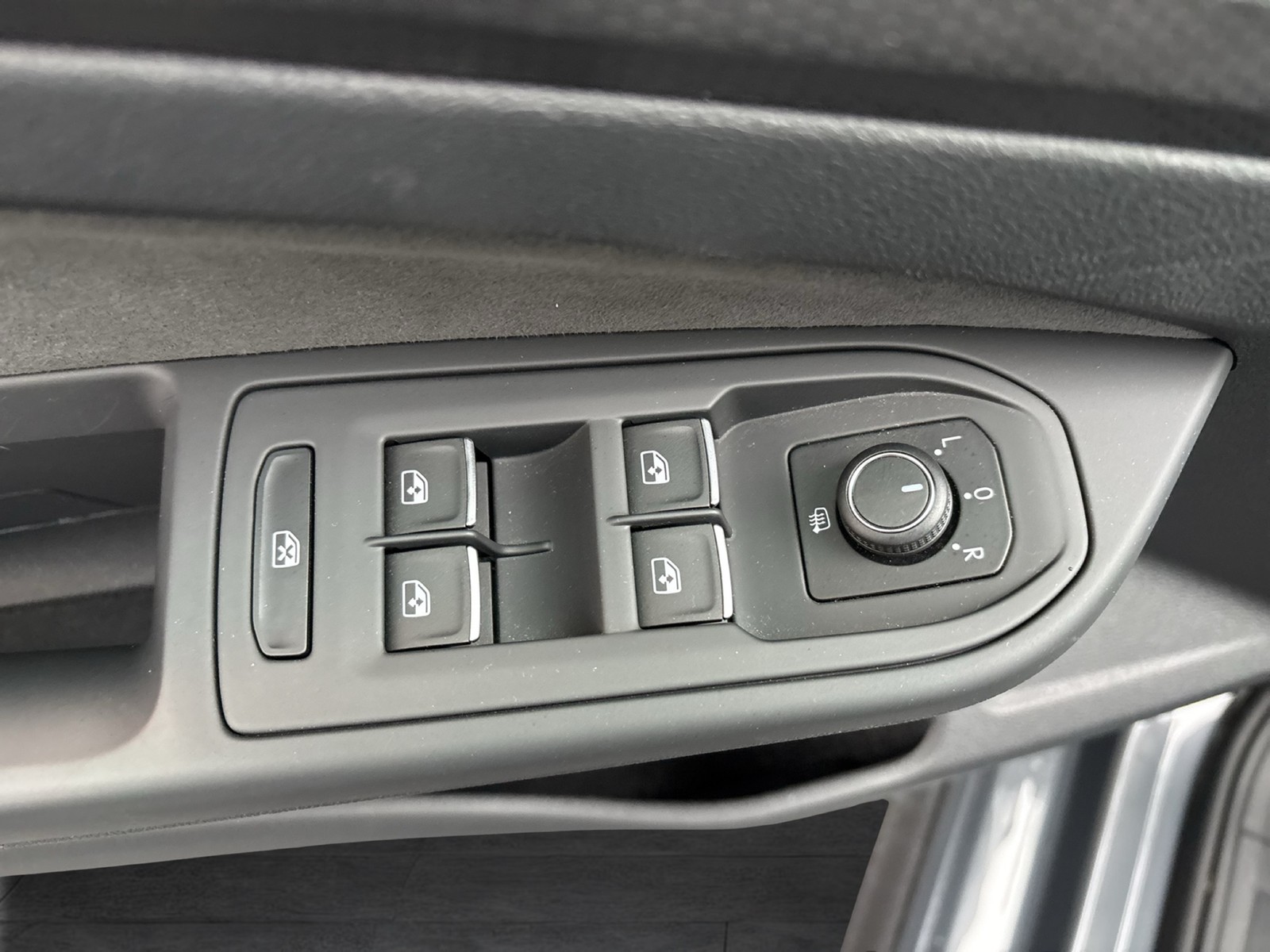 Volkswagen Golf VIII 2.0 GTI HARMAN KARDON NAVI LM17 LED+