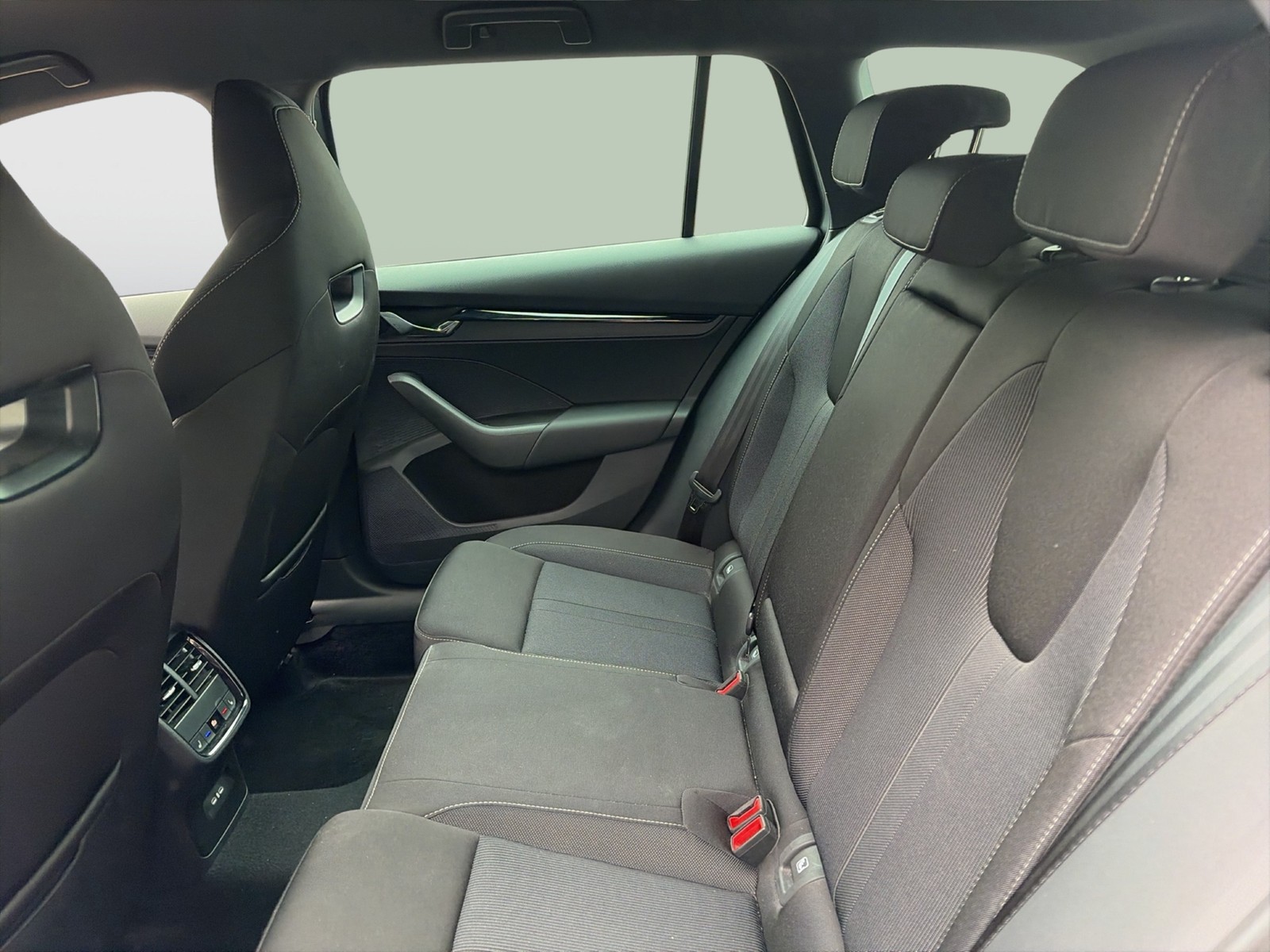 Skoda Octavia Combi 2.0 SPORTLINE ACC LM18 HEADUP NAVI