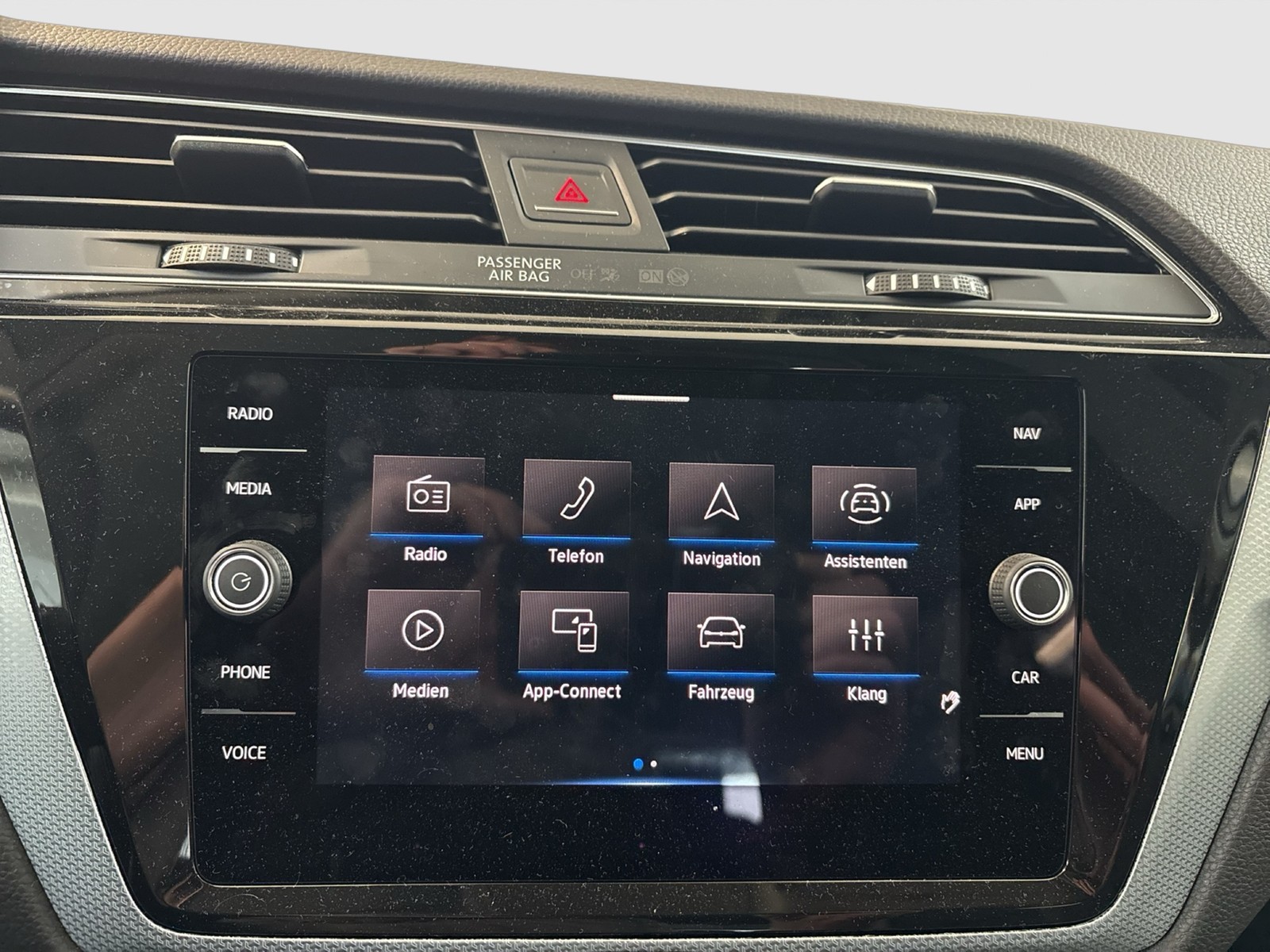 Volkswagen Touran 2.0 Comfortline 7SITZER AHK NAVI
