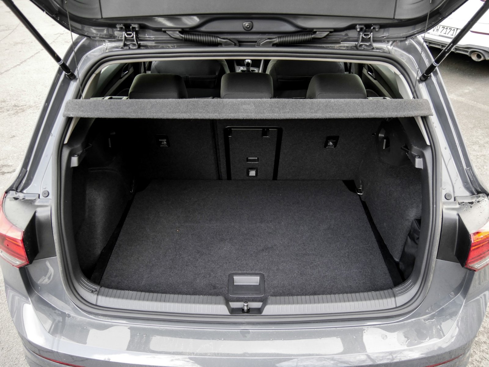 Volkswagen Golf VIII 1.5 LIFE ALU LED NAVI SITZHEIZUNG DAB+