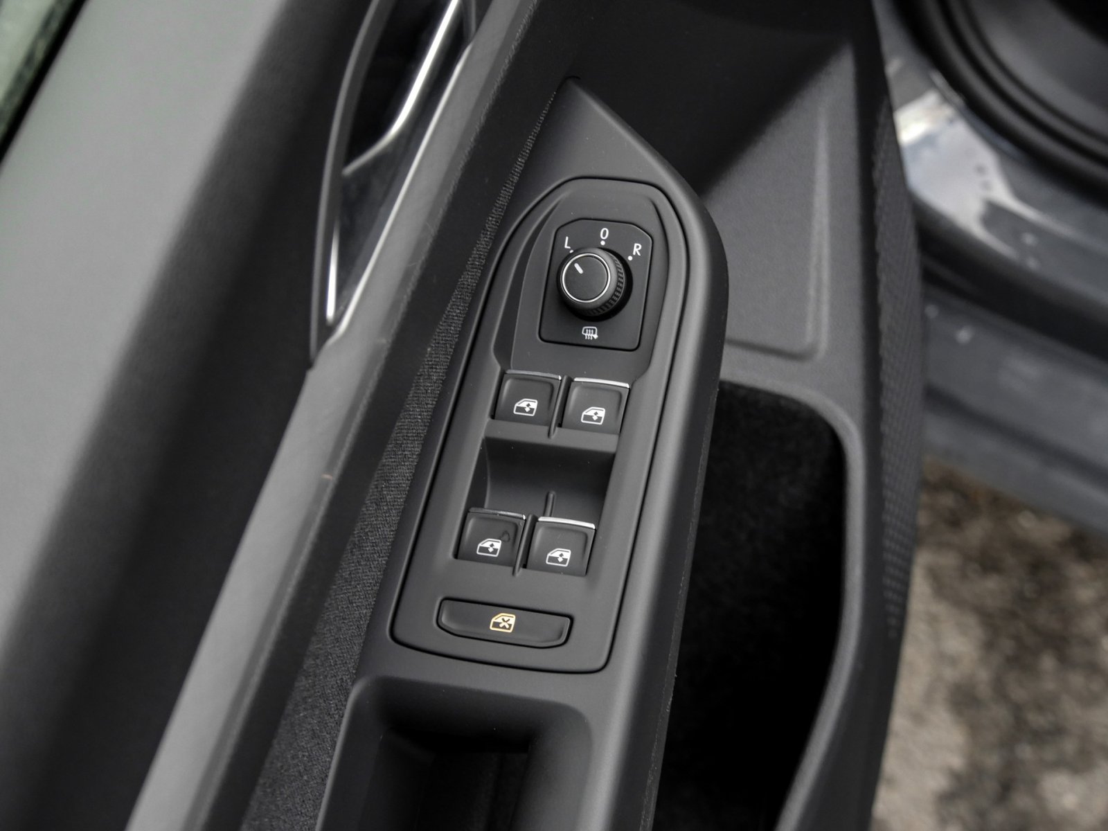 Volkswagen Golf VIII 1.5 LIFE ALU LED NAVI SITZHEIZUNG DAB+