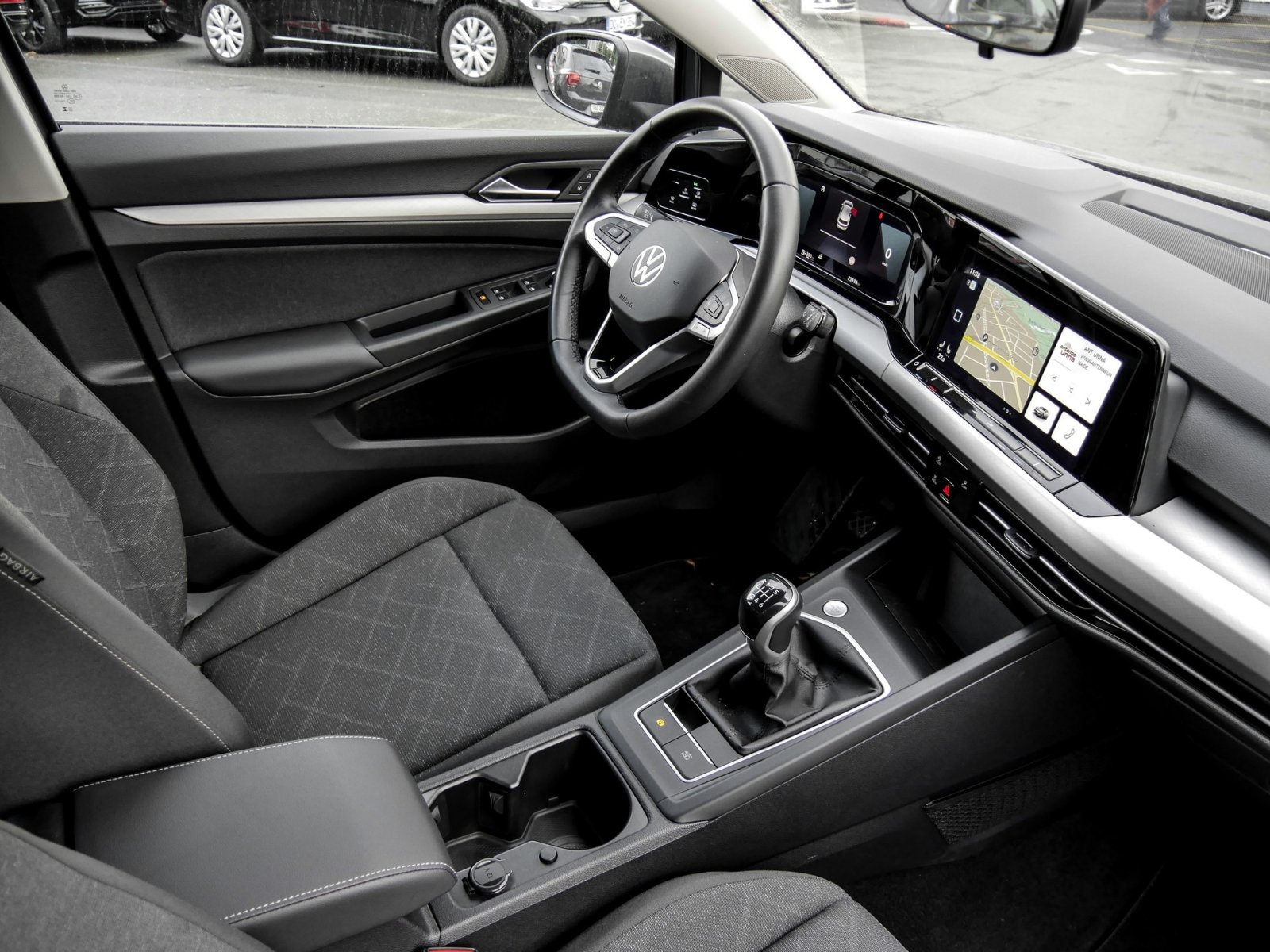 Volkswagen Golf VIII 1.5 LIFE ALU LED NAVI SITZHEIZUNG DAB+