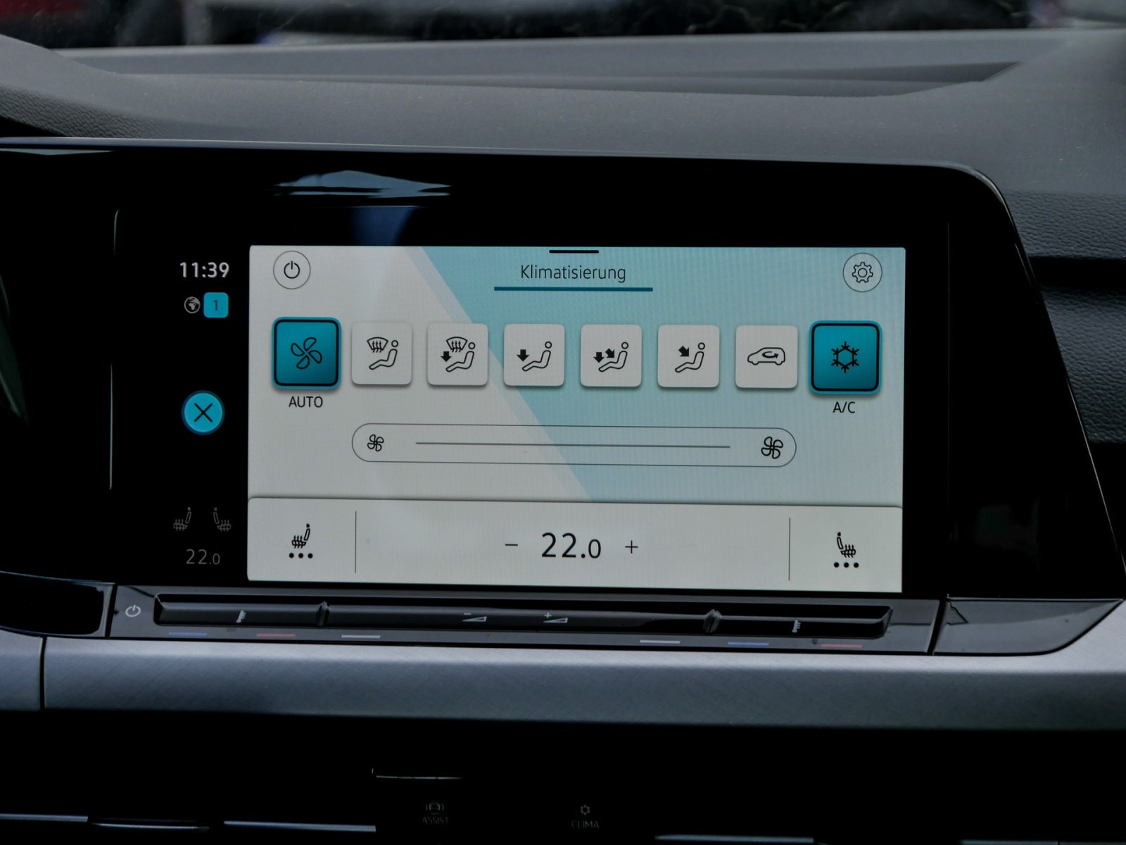 Volkswagen Golf VIII 1.5 LIFE ALU LED NAVI SITZHEIZUNG DAB+