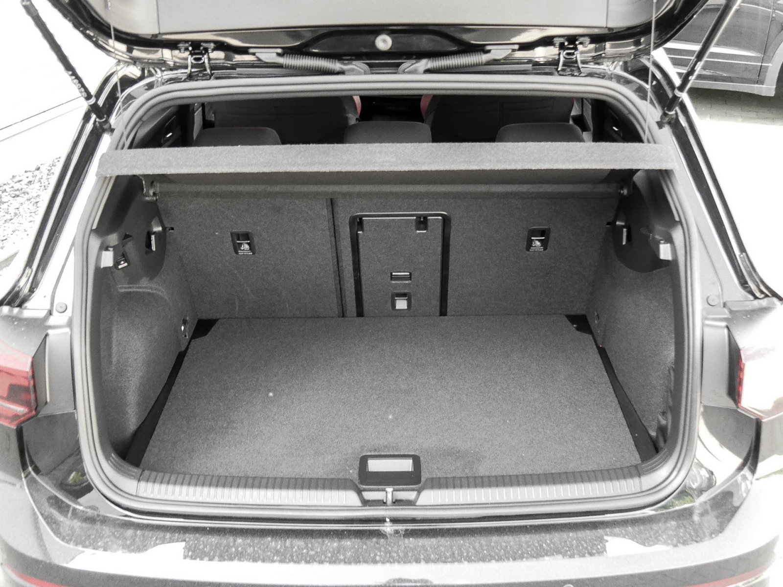 Volkswagen Golf VIII 2.0 GTI 360°KAMERA HEAD-UP AHK PANO