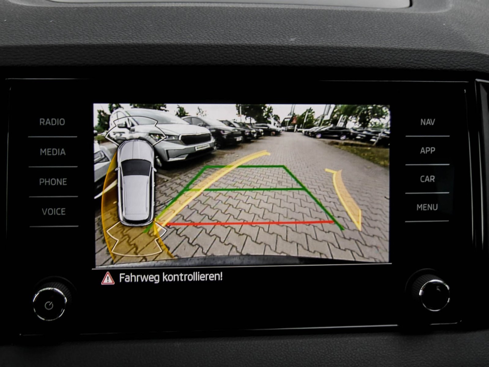 Skoda Karoq 2.0 DRIVE 4X4 AHK CAM ACC MATRIXLED NAVI