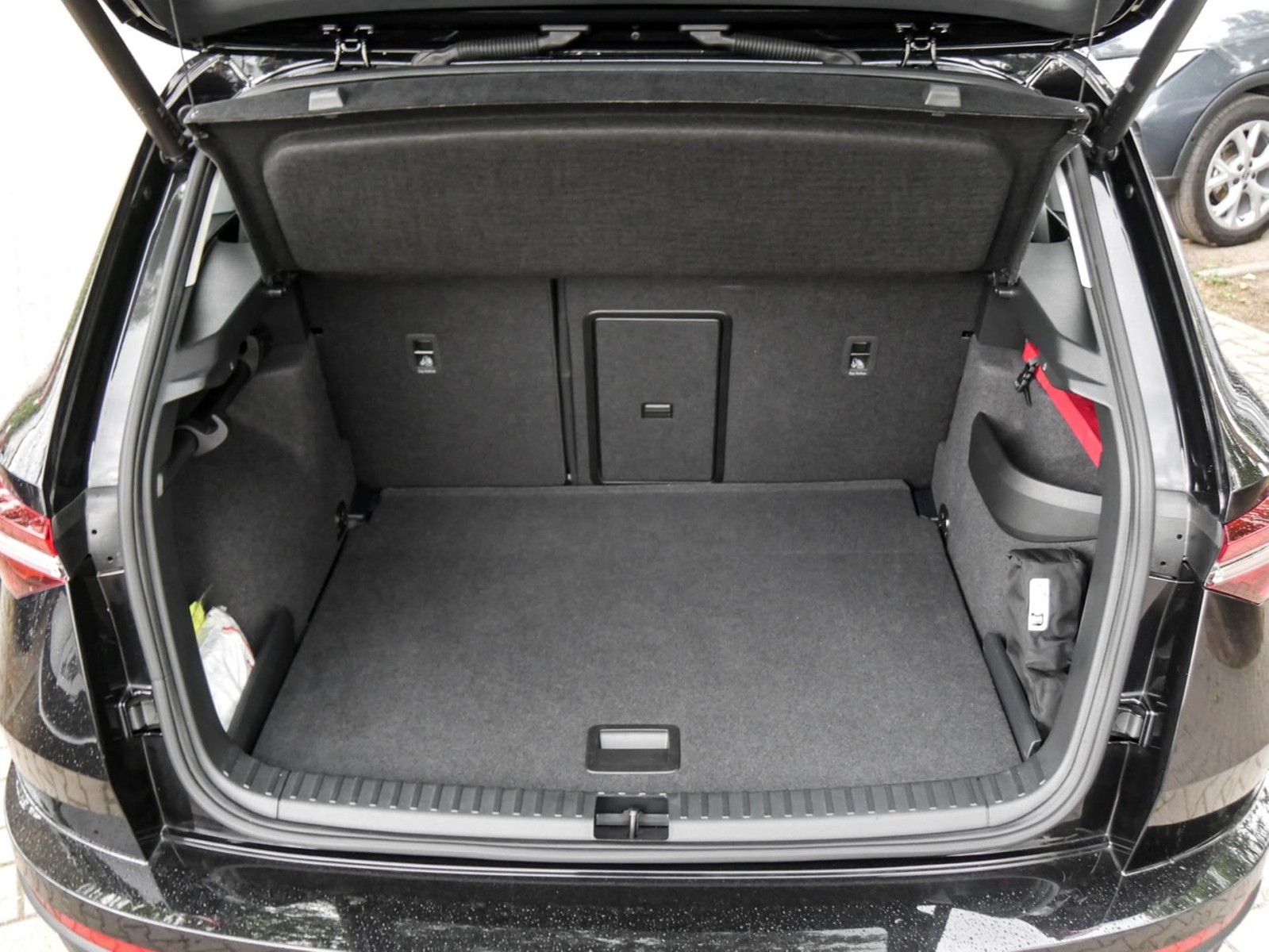 Skoda Karoq 2.0 DRIVE 4X4 AHK CAM ACC MATRIXLED NAVI