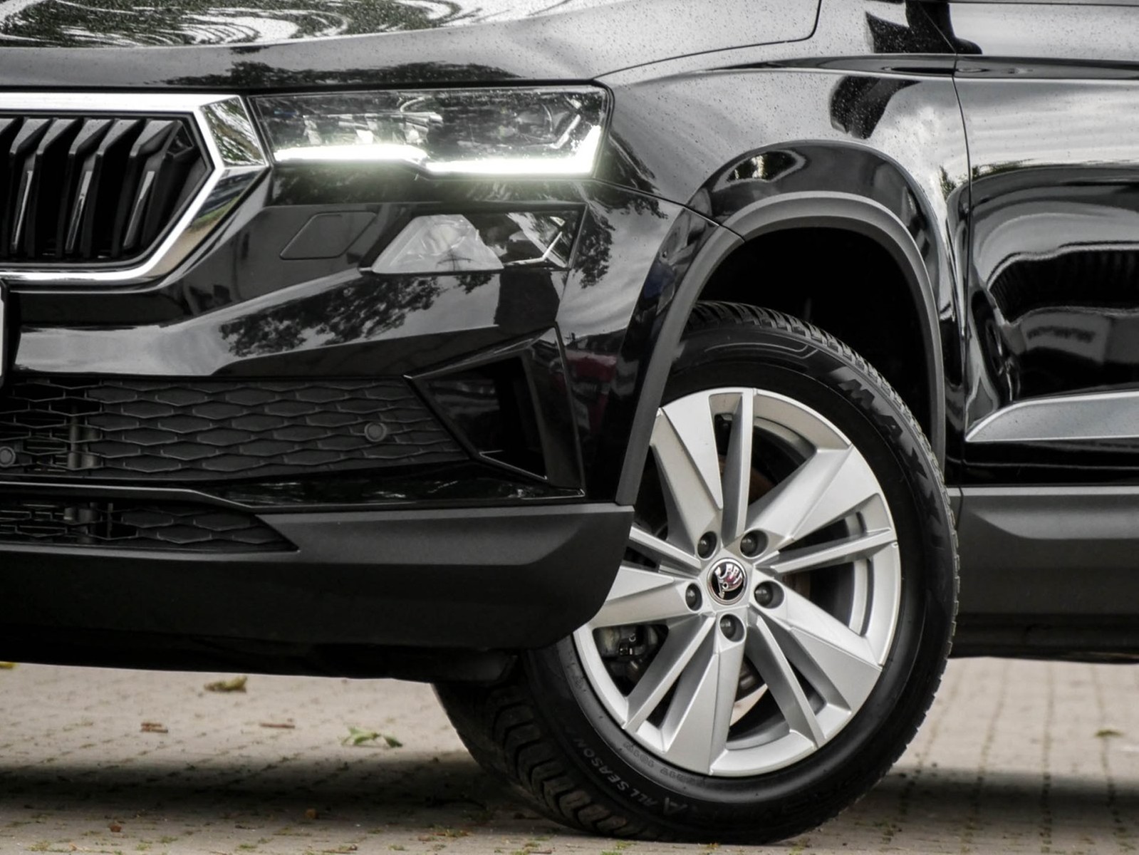 Skoda Karoq 2.0 DRIVE 4X4 AHK CAM ACC MATRIXLED NAVI