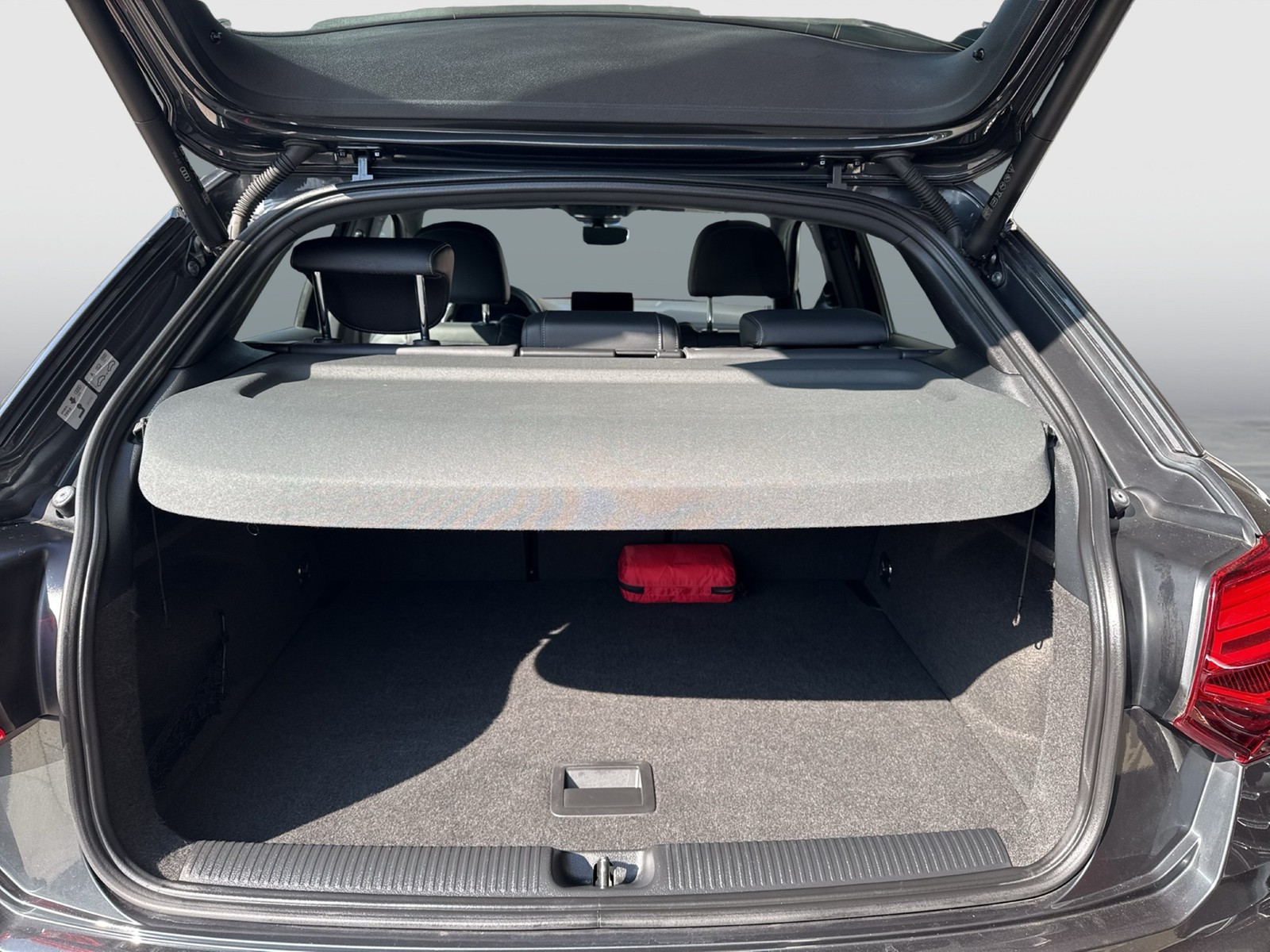 Audi Q2 35 Qu. S LINE AHK KAMERA MATRIX NAVI+ LM17