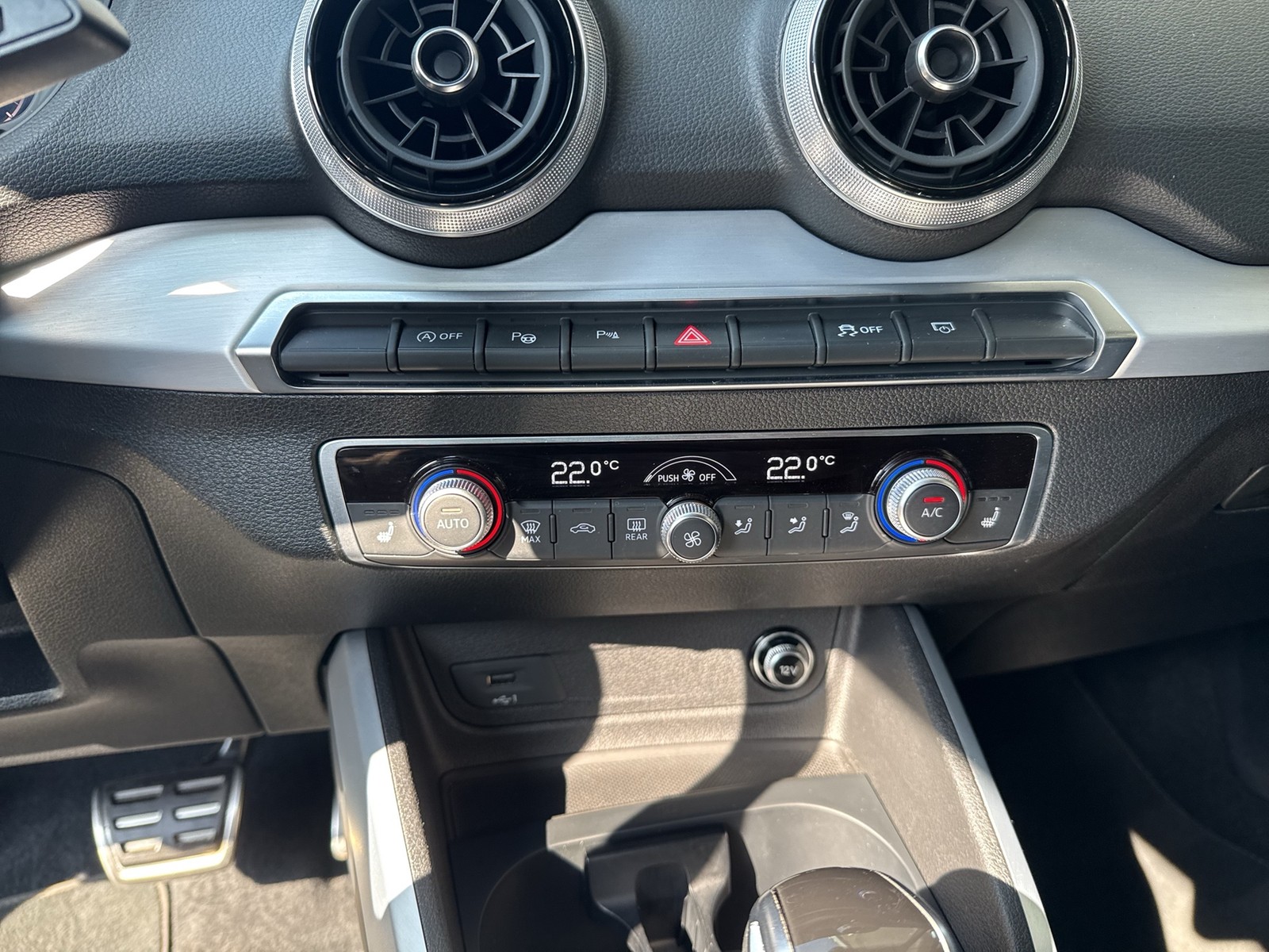 Audi Q2 35 Qu. S LINE AHK KAMERA MATRIX NAVI+ LM17