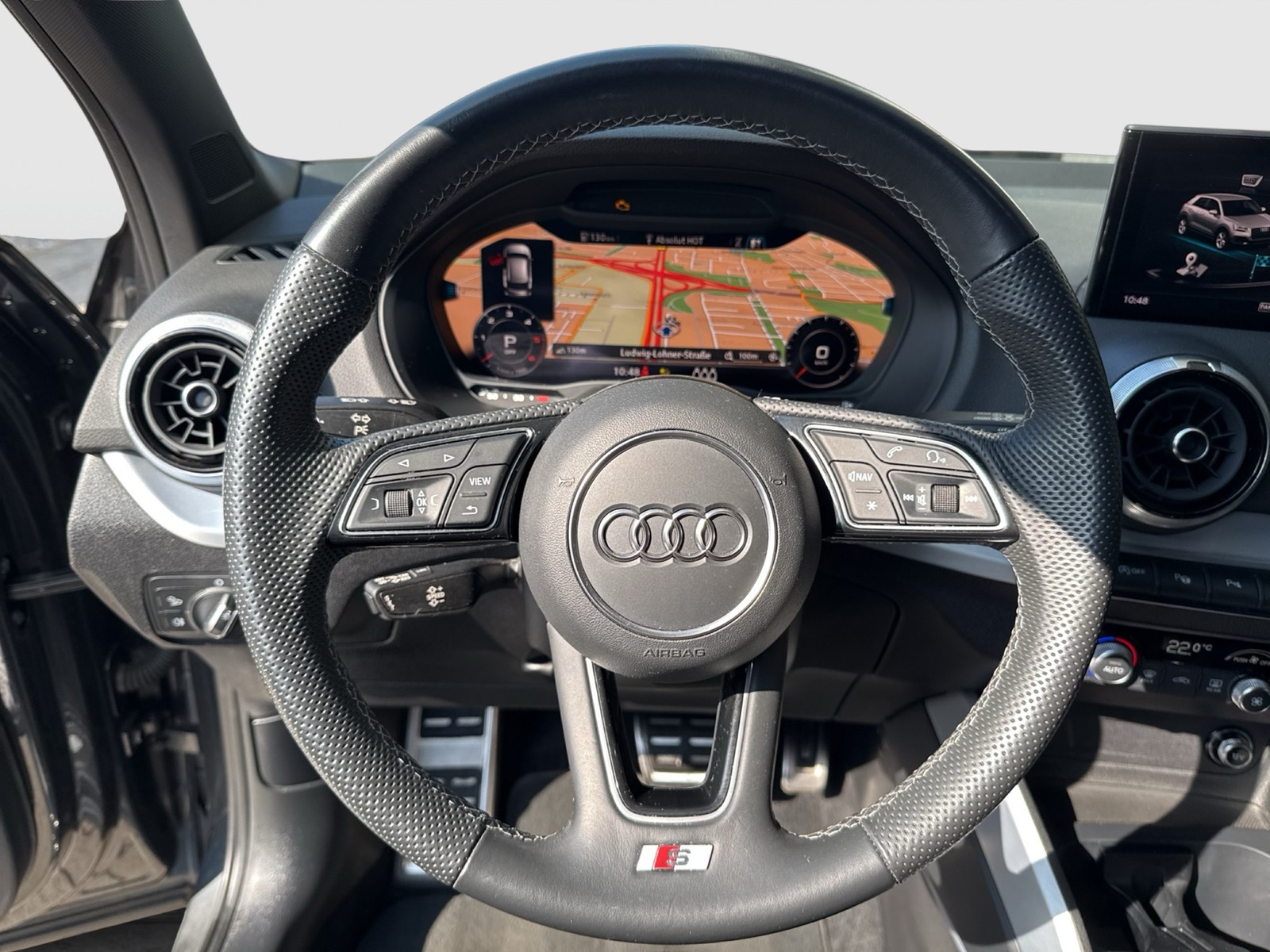Audi Q2 35 Qu. S LINE AHK KAMERA MATRIX NAVI+ LM17