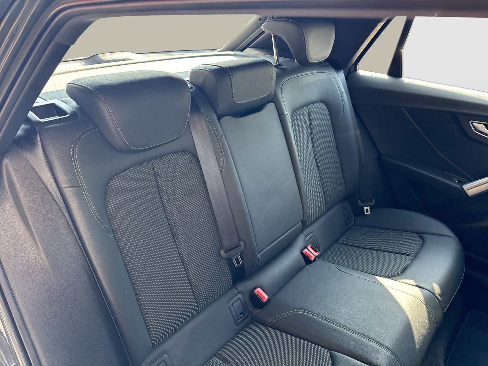 Audi Q2 35 Qu. S LINE AHK KAMERA MATRIX NAVI+ LM17