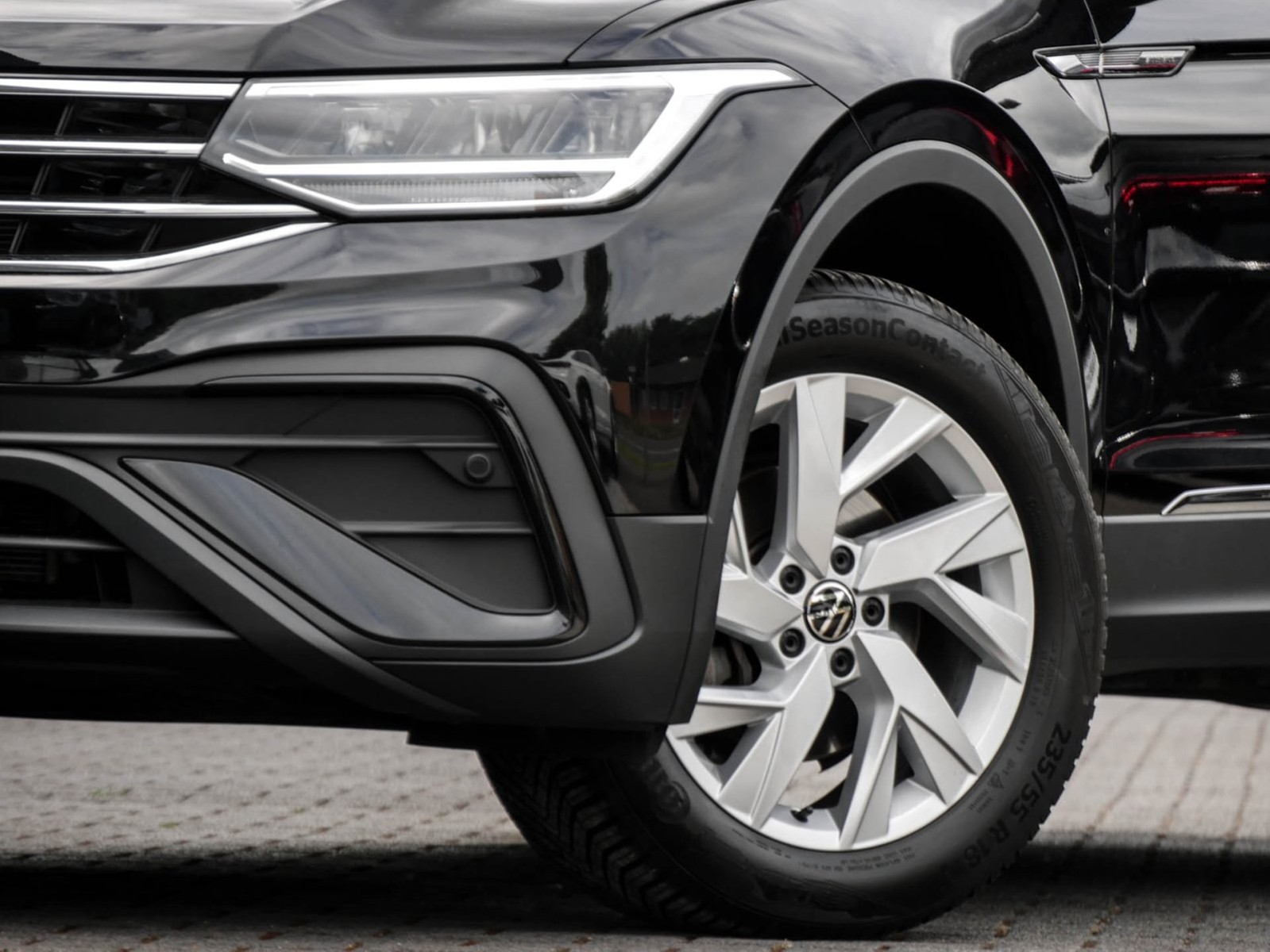 Volkswagen Tiguan Allspace 2.0 LIFE 7SITZE AHK CAM ACC LM18