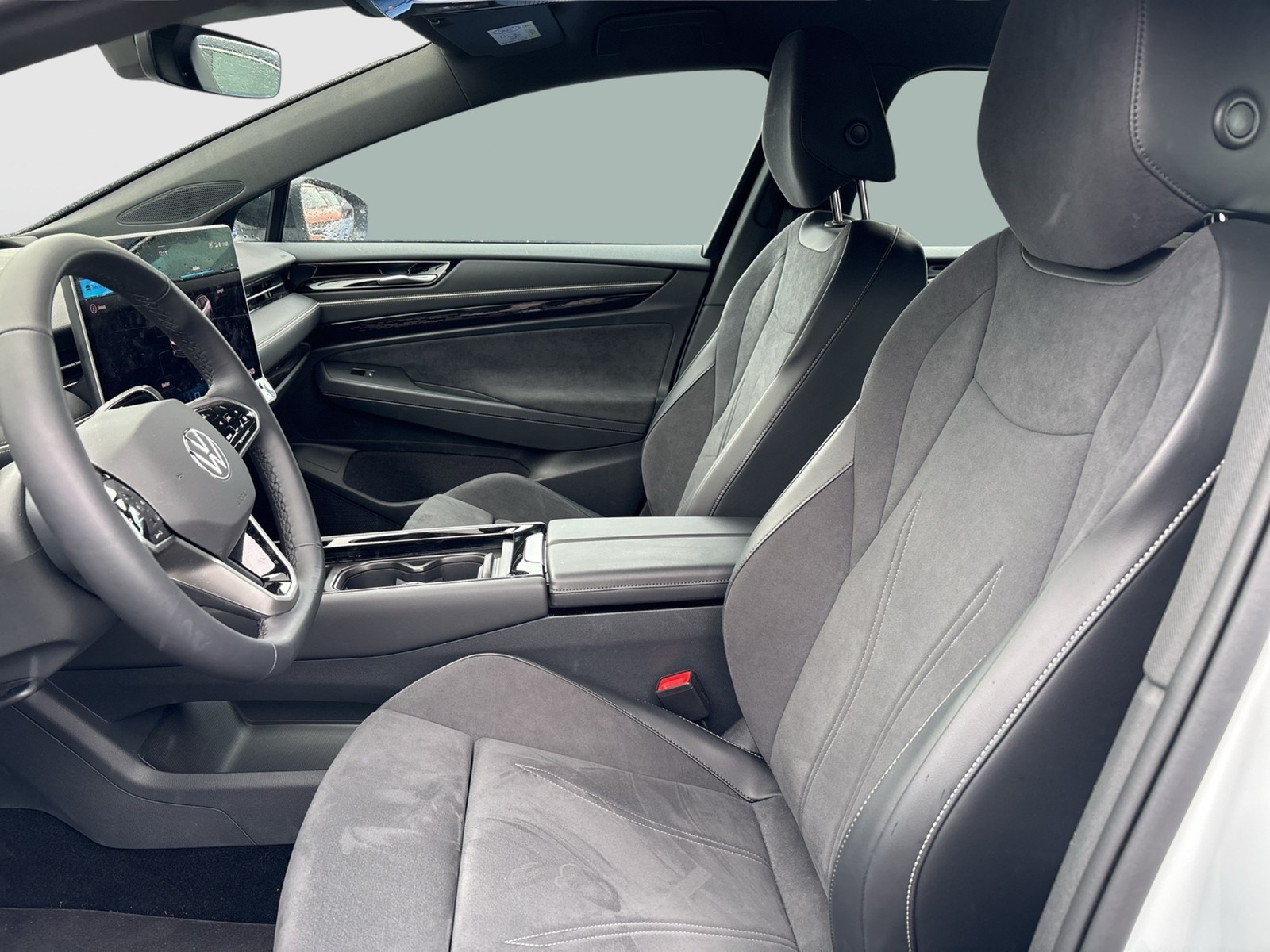 Volkswagen ID.7 Tourer PRO S WÄRMEPUMPE AHK 360CAM ACC LM19